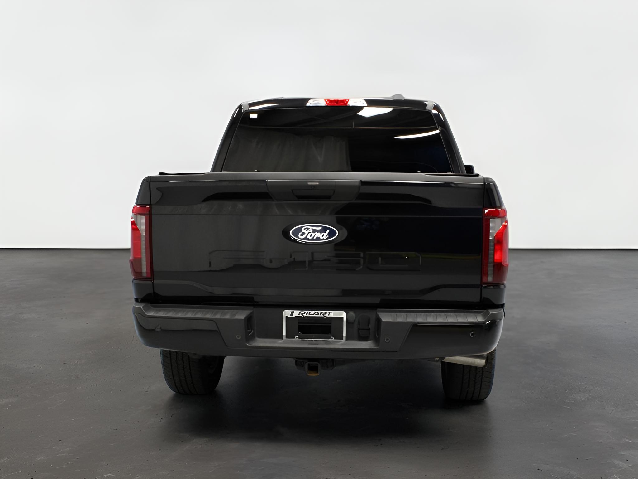 2025 Ford F-150 STX 4WD SuperCrew 5.5' Box
