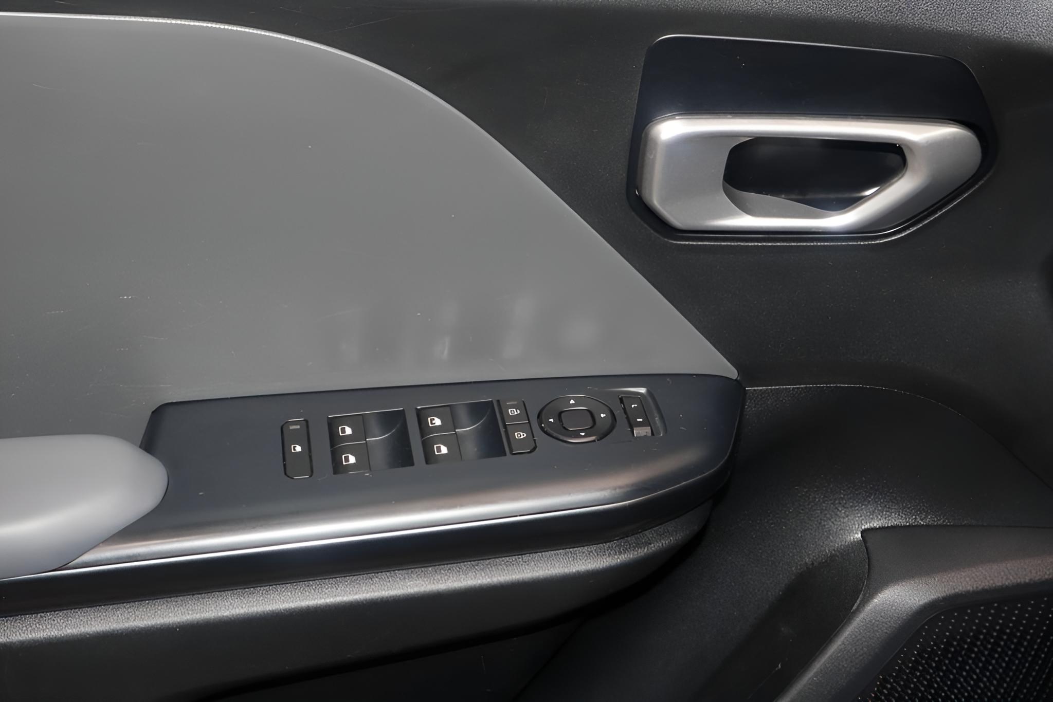 2025 Kia K4 LXS FWD