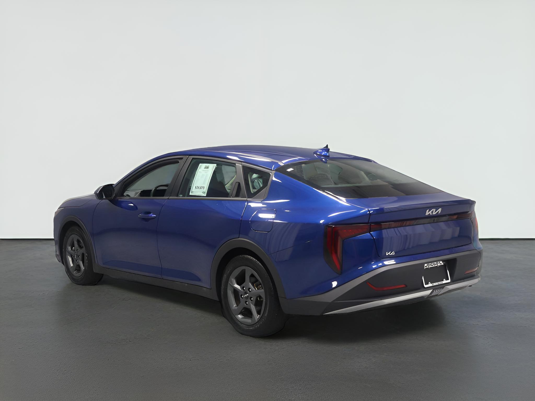 2025 Kia K4 LXS FWD