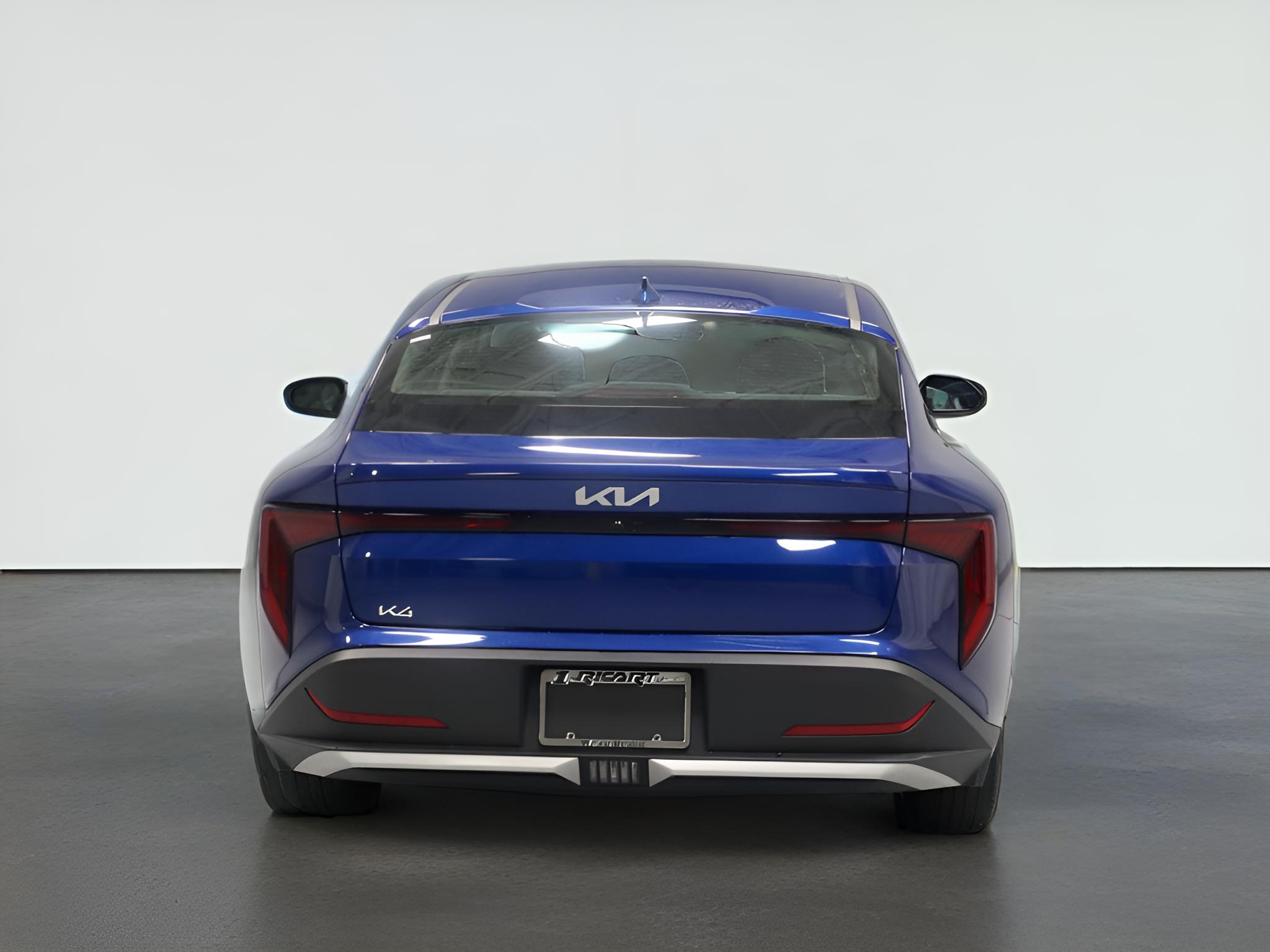 2025 Kia K4 LXS FWD