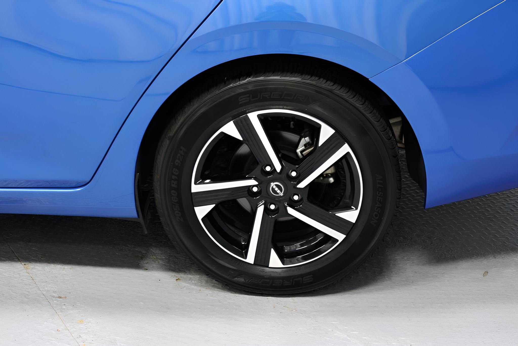 2024 Nissan Sentra SV CVT