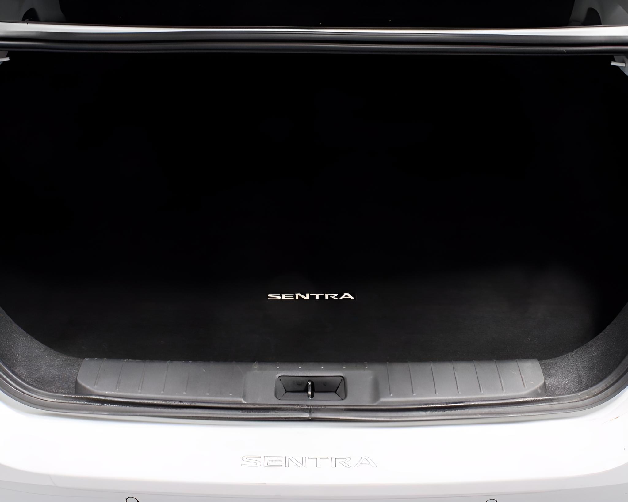 2025 Nissan Sentra SR CVT