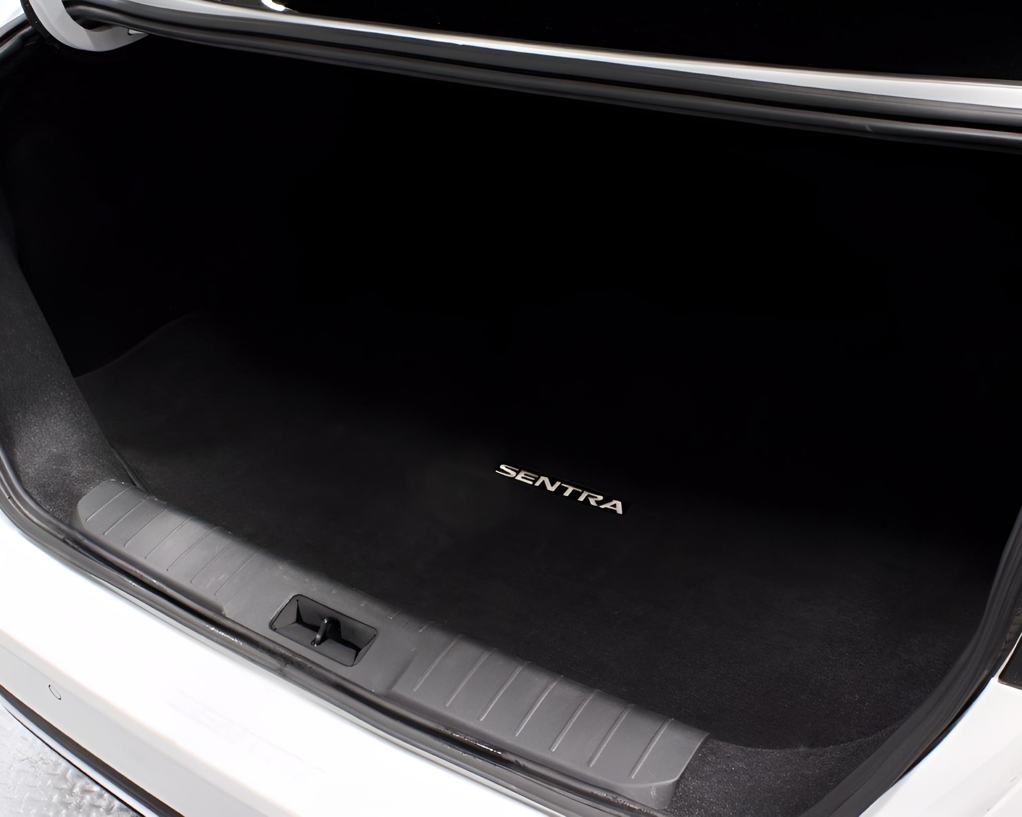 2025 Nissan Sentra SR CVT