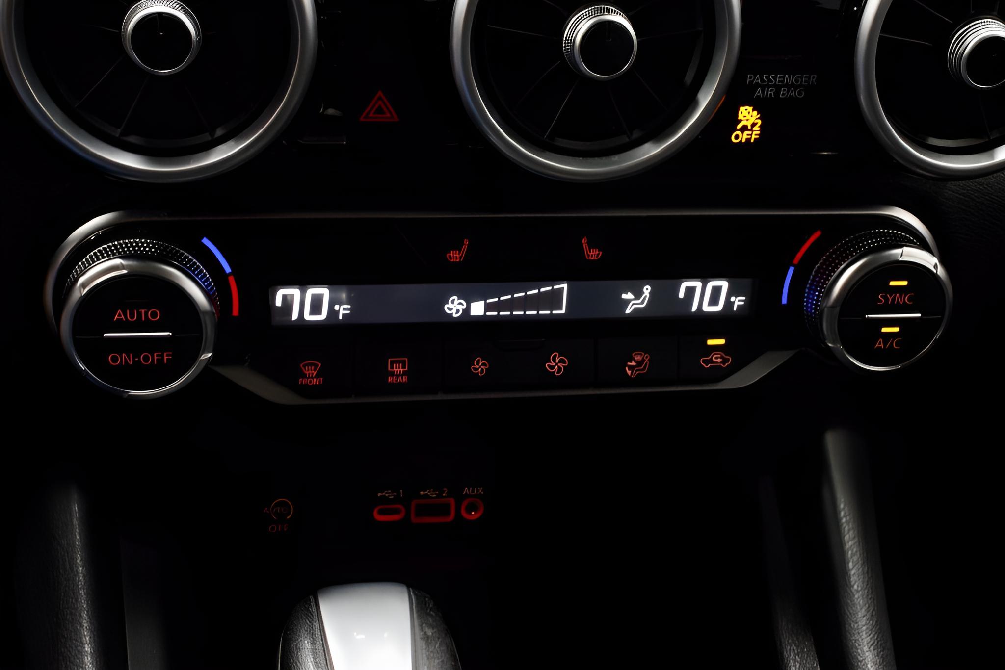 2025 Nissan Sentra SR CVT