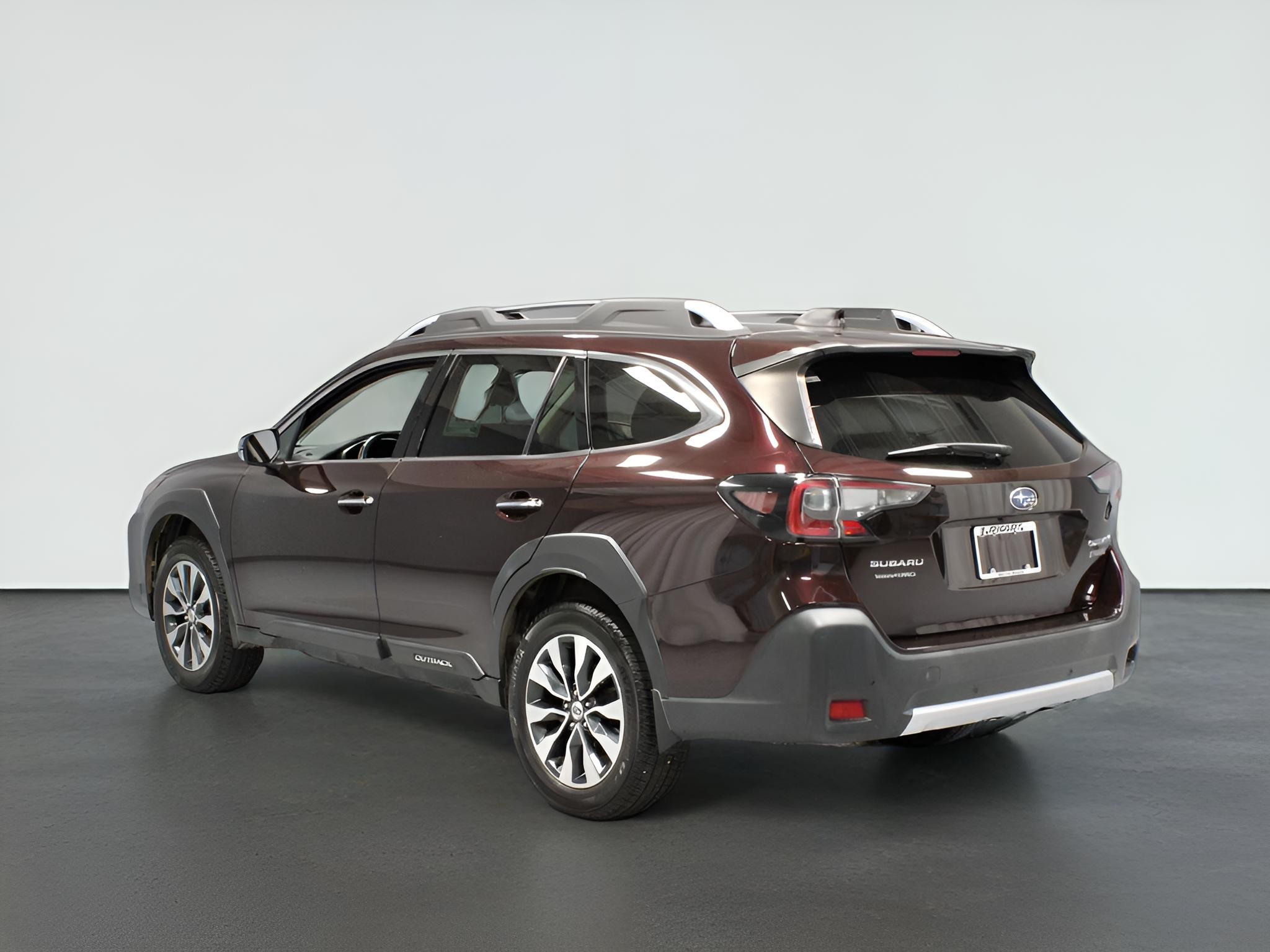 2023 Subaru Outback Touring CVT