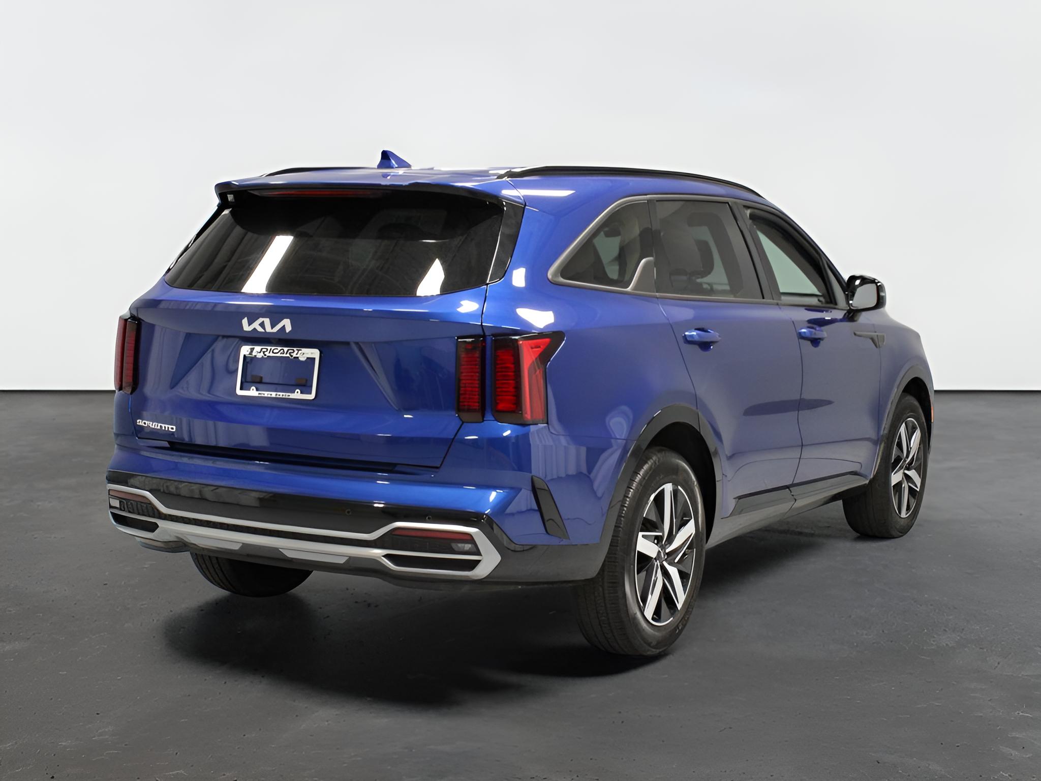 2023 Kia Sorento S FWD