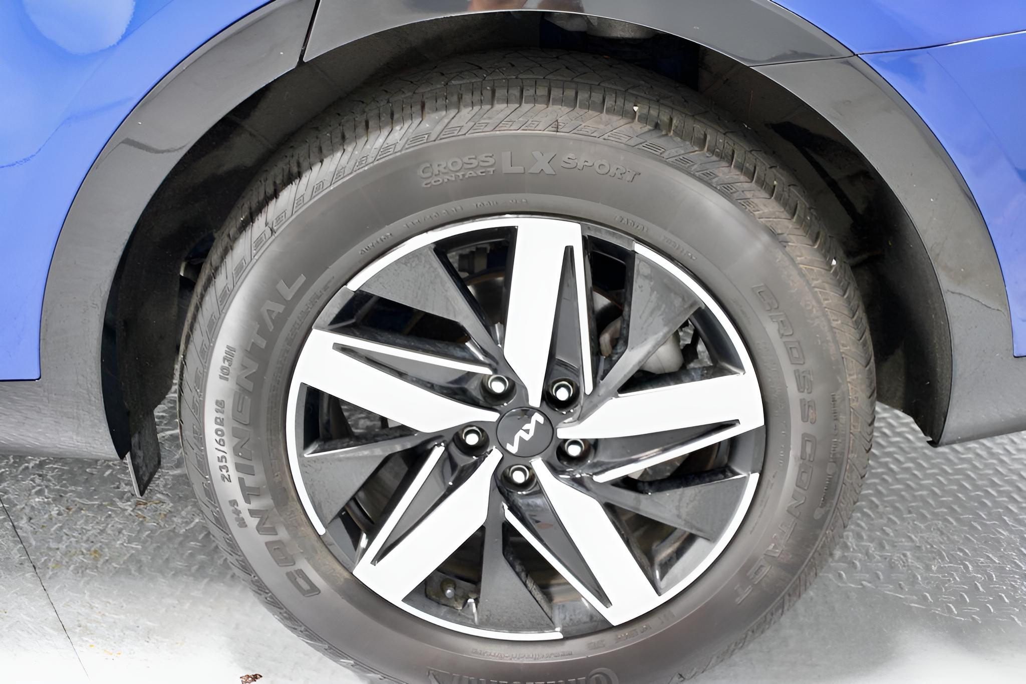 2023 Kia Sorento S FWD