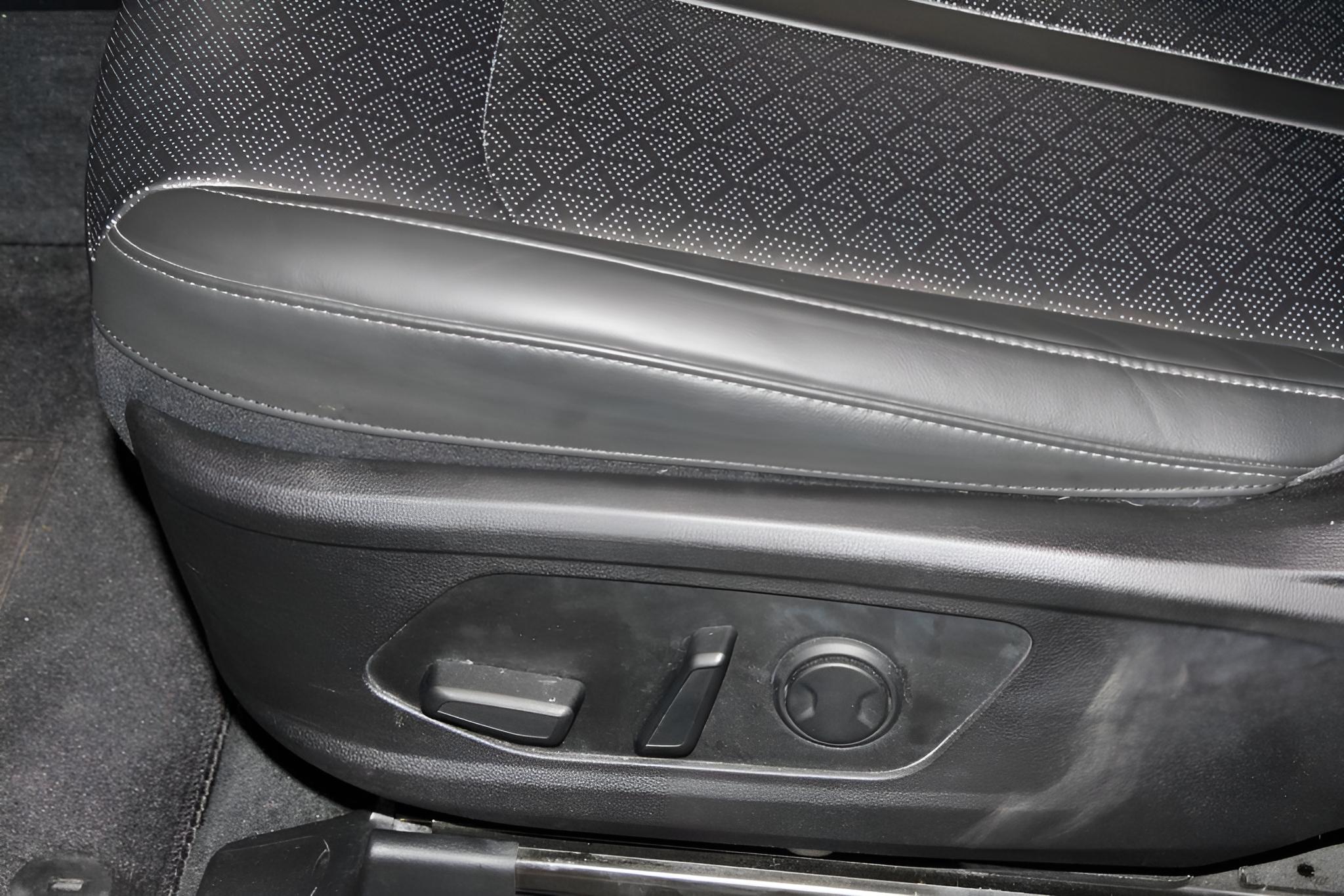 2023 Kia Sorento S FWD