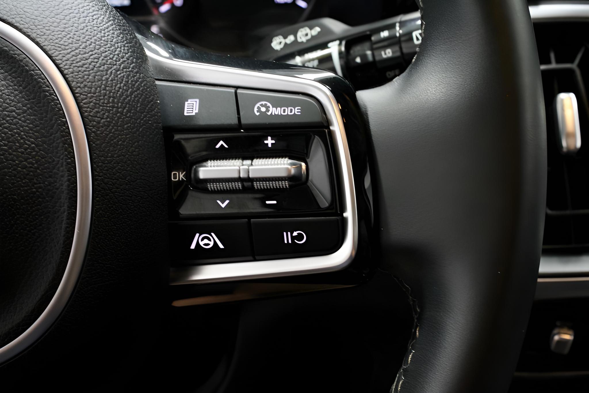 2023 Kia Sorento S FWD