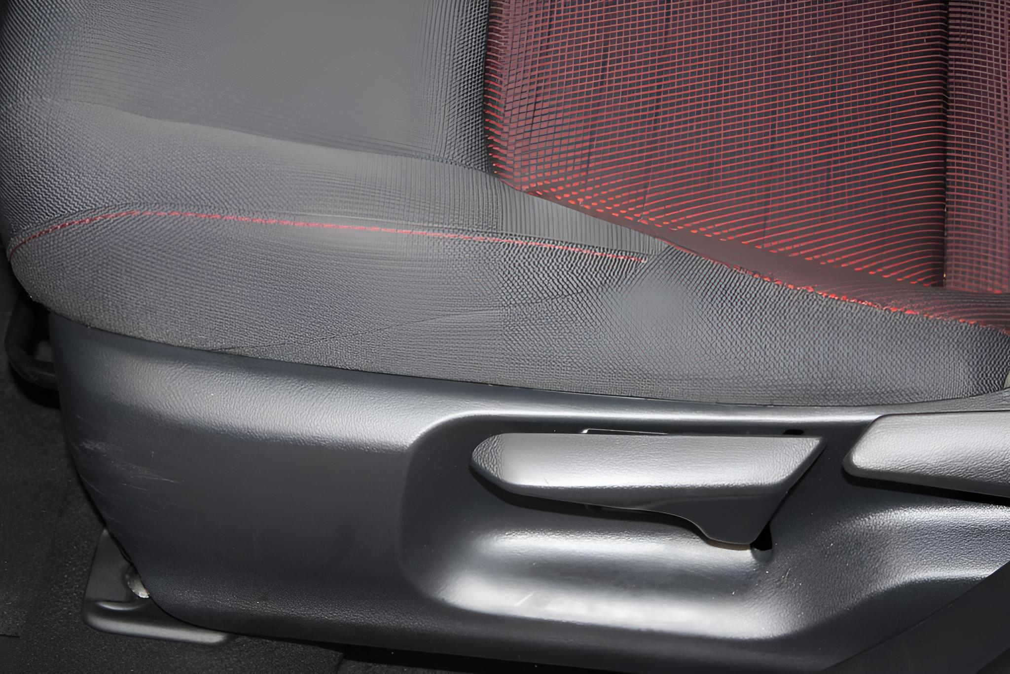 2025 Toyota Corolla SE CVT (Natl)