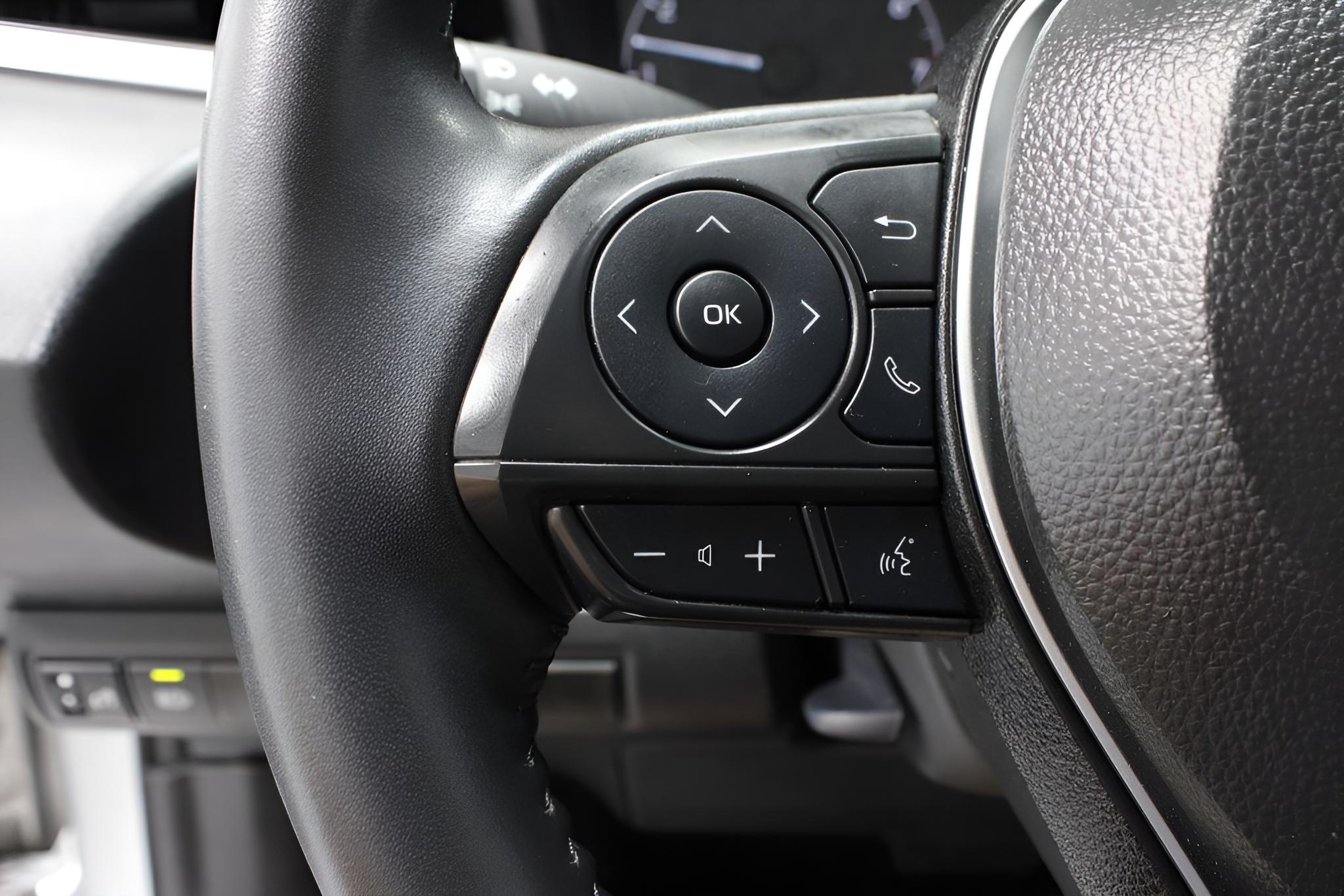 2025 Toyota Corolla SE CVT (Natl)