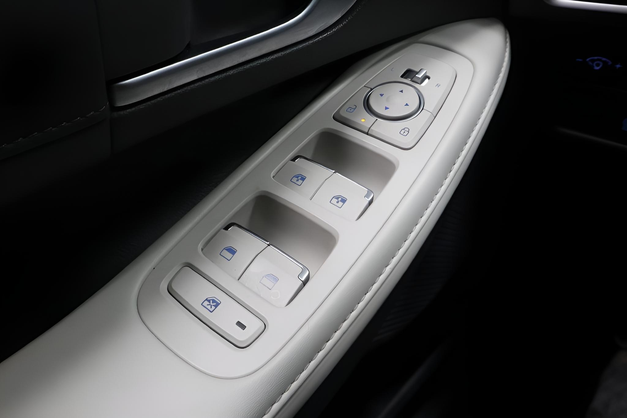 2025 Hyundai SONATA Hybrid Limited FWD