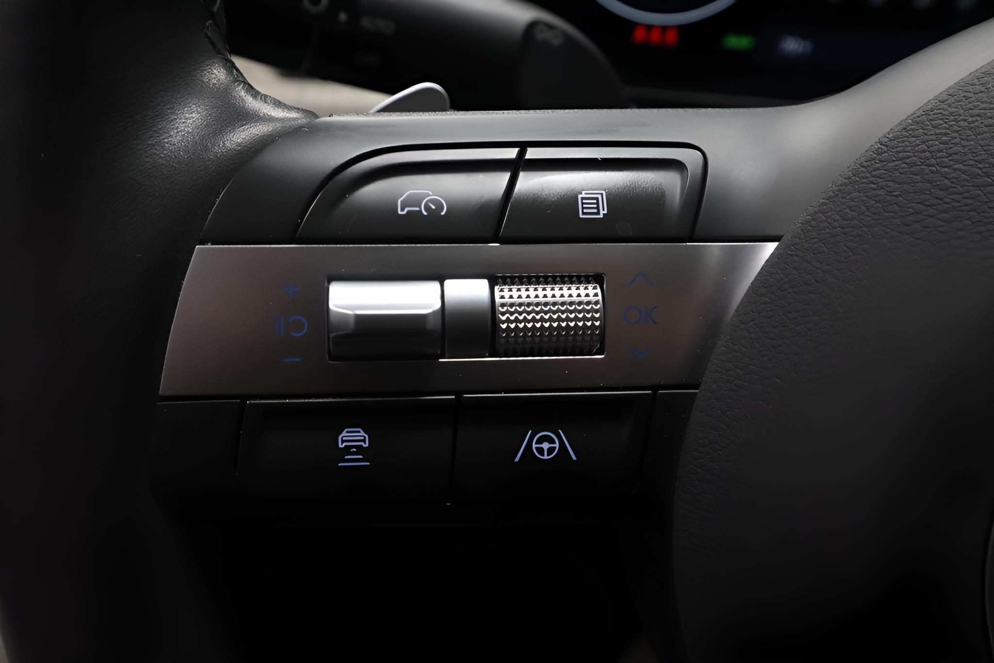 2025 Hyundai SONATA Hybrid Limited FWD