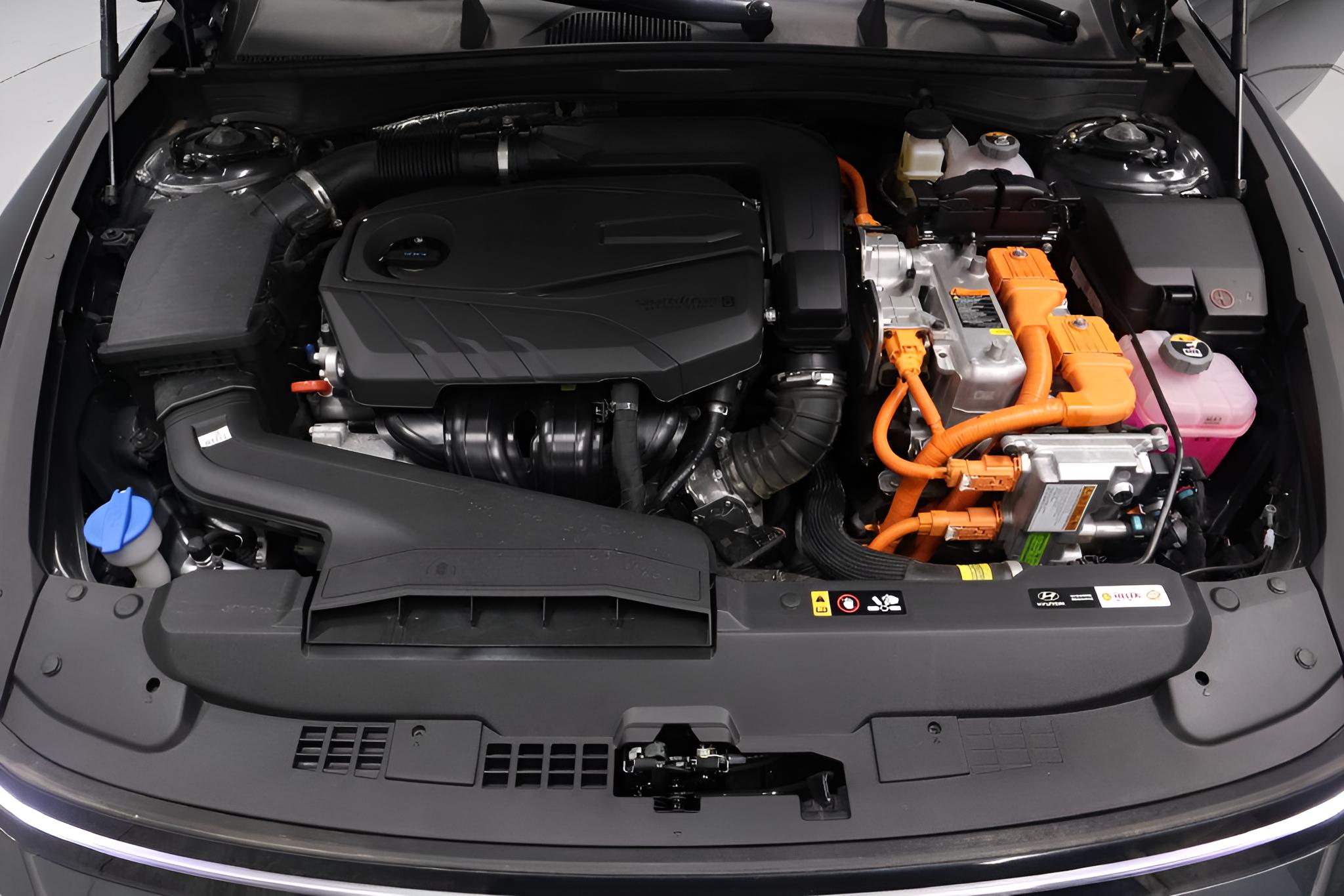2025 Hyundai SONATA Hybrid Limited FWD