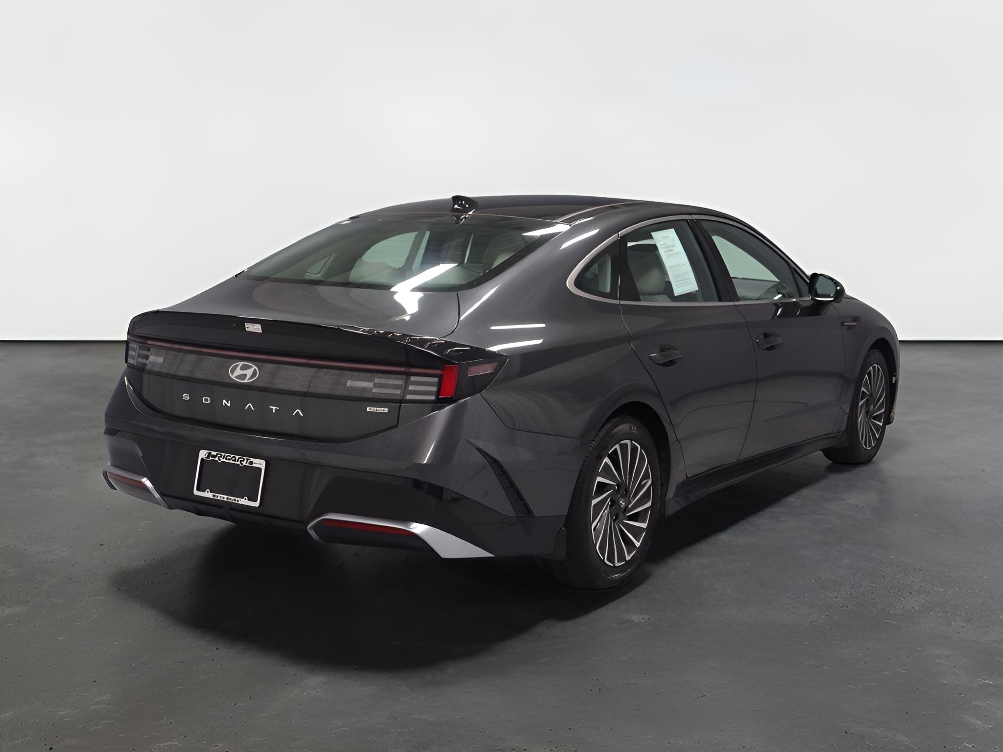2025 Hyundai SONATA Hybrid Limited FWD