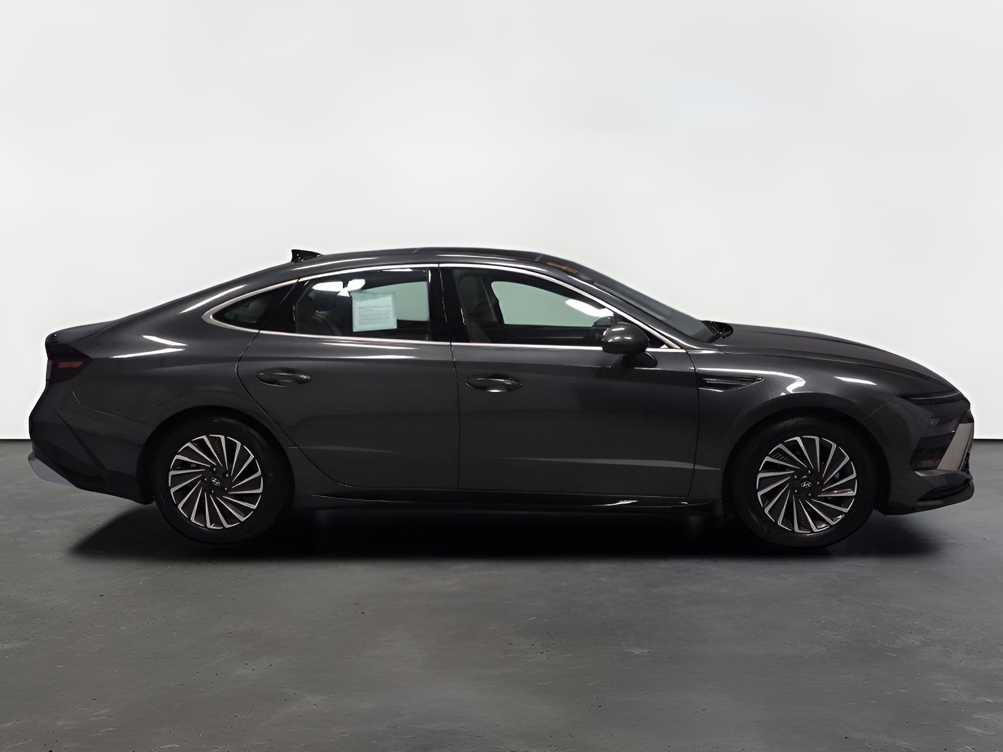 2025 Hyundai SONATA Hybrid Limited FWD