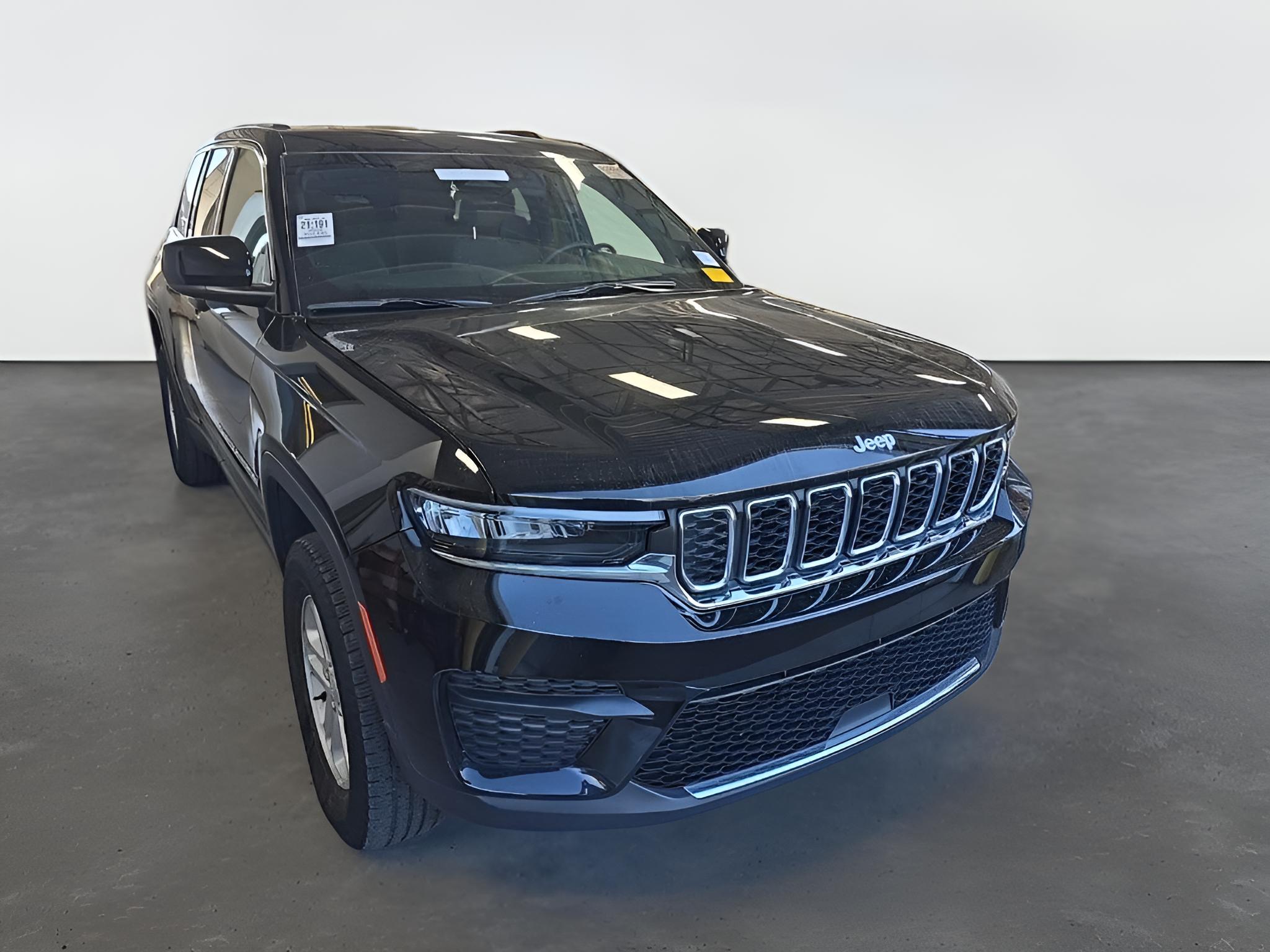 2024 Jeep Grand Cherokee Laredo