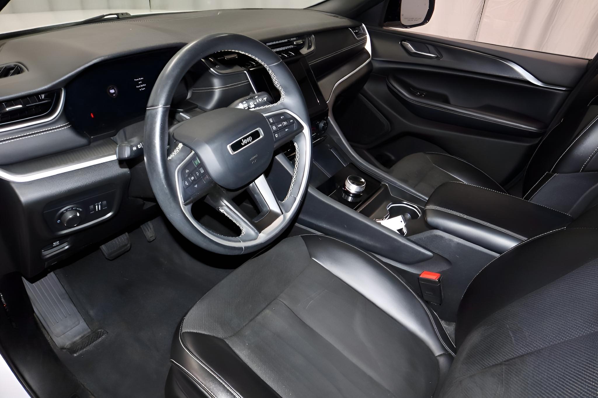 2024 Jeep Grand Cherokee Altitude
