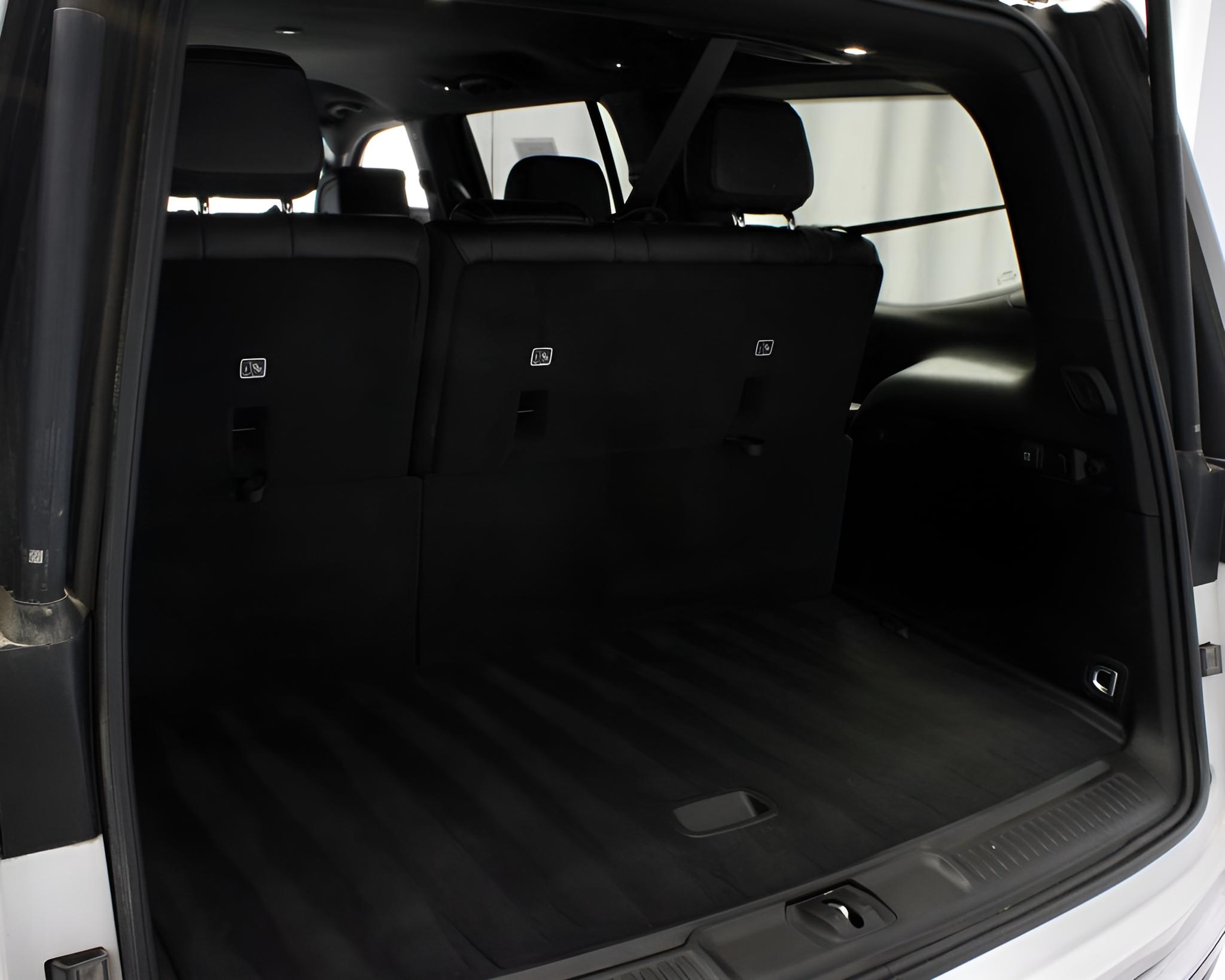2023 Jeep Wagoneer Base