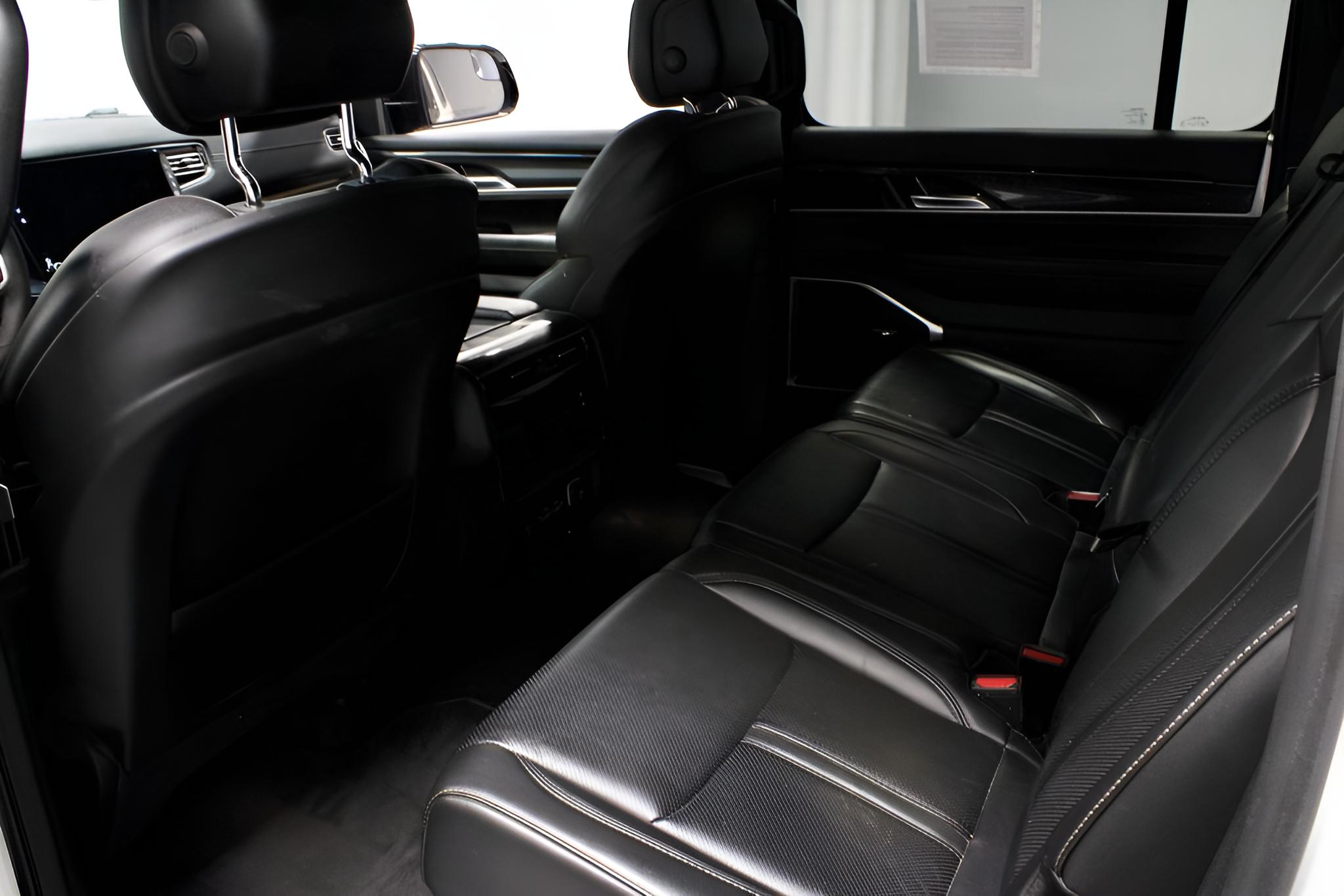 2023 Jeep Wagoneer Base