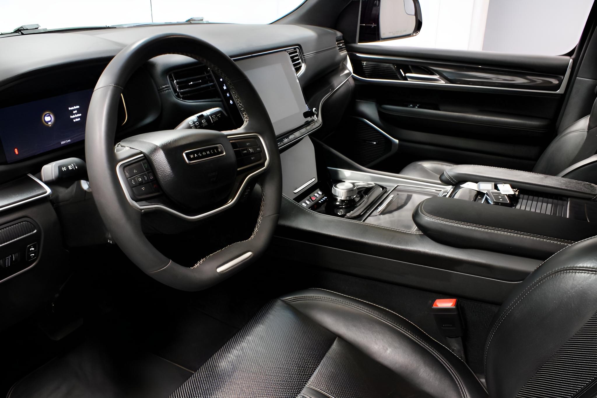 2023 Jeep Wagoneer Base