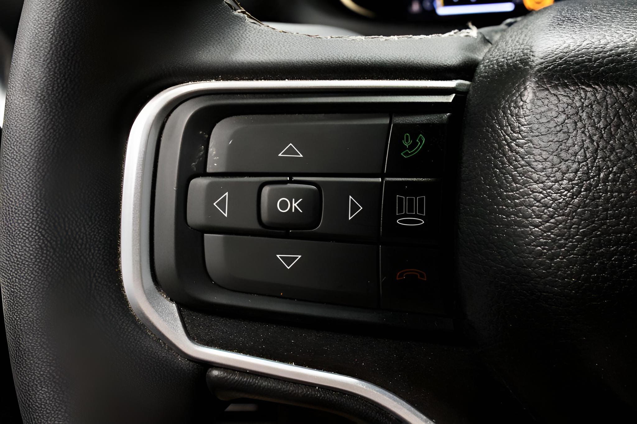 2023 Jeep Wagoneer Base