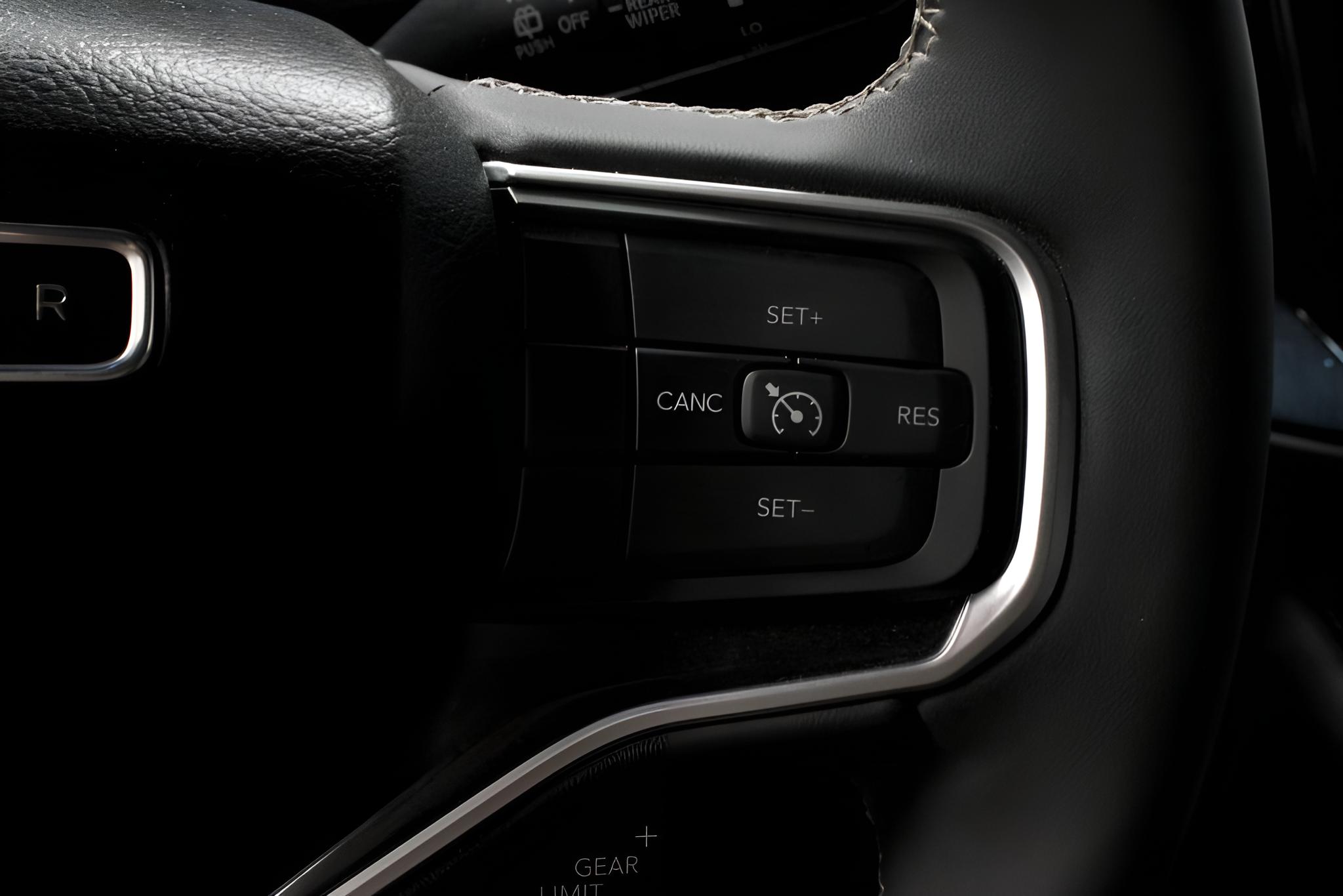 2023 Jeep Wagoneer Base