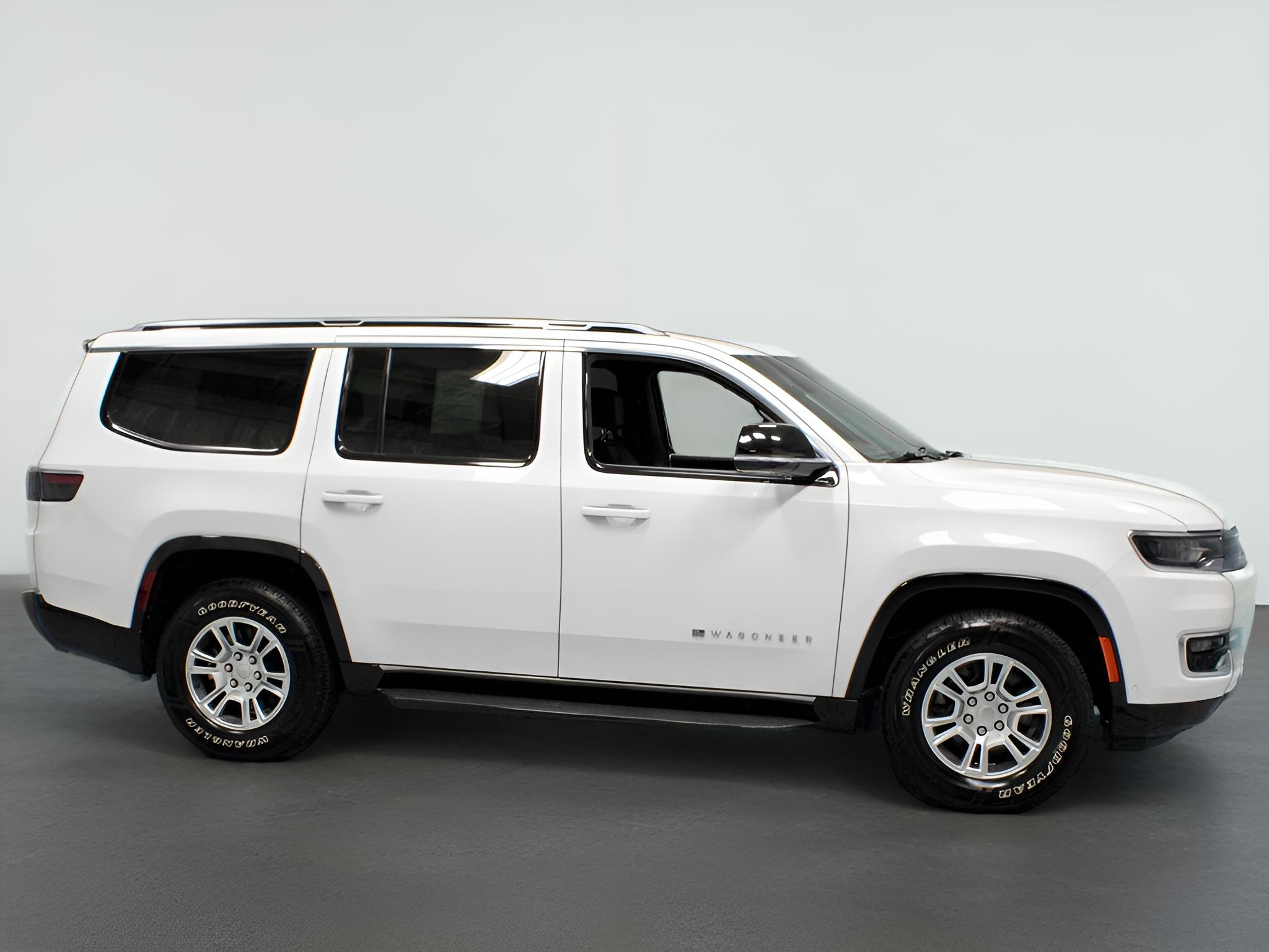 2023 Jeep Wagoneer Base