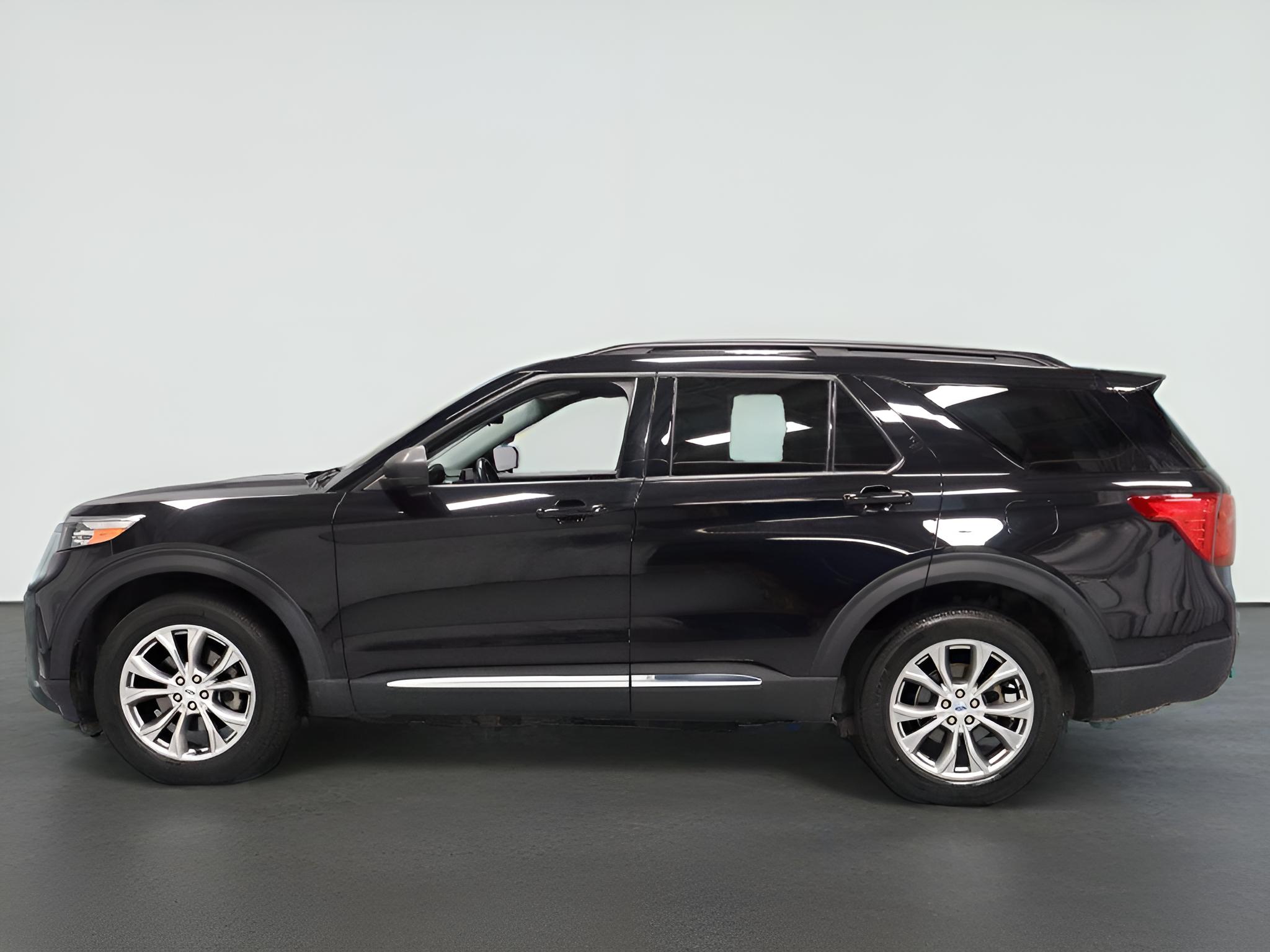 2023 Ford Explorer XLT 4WD