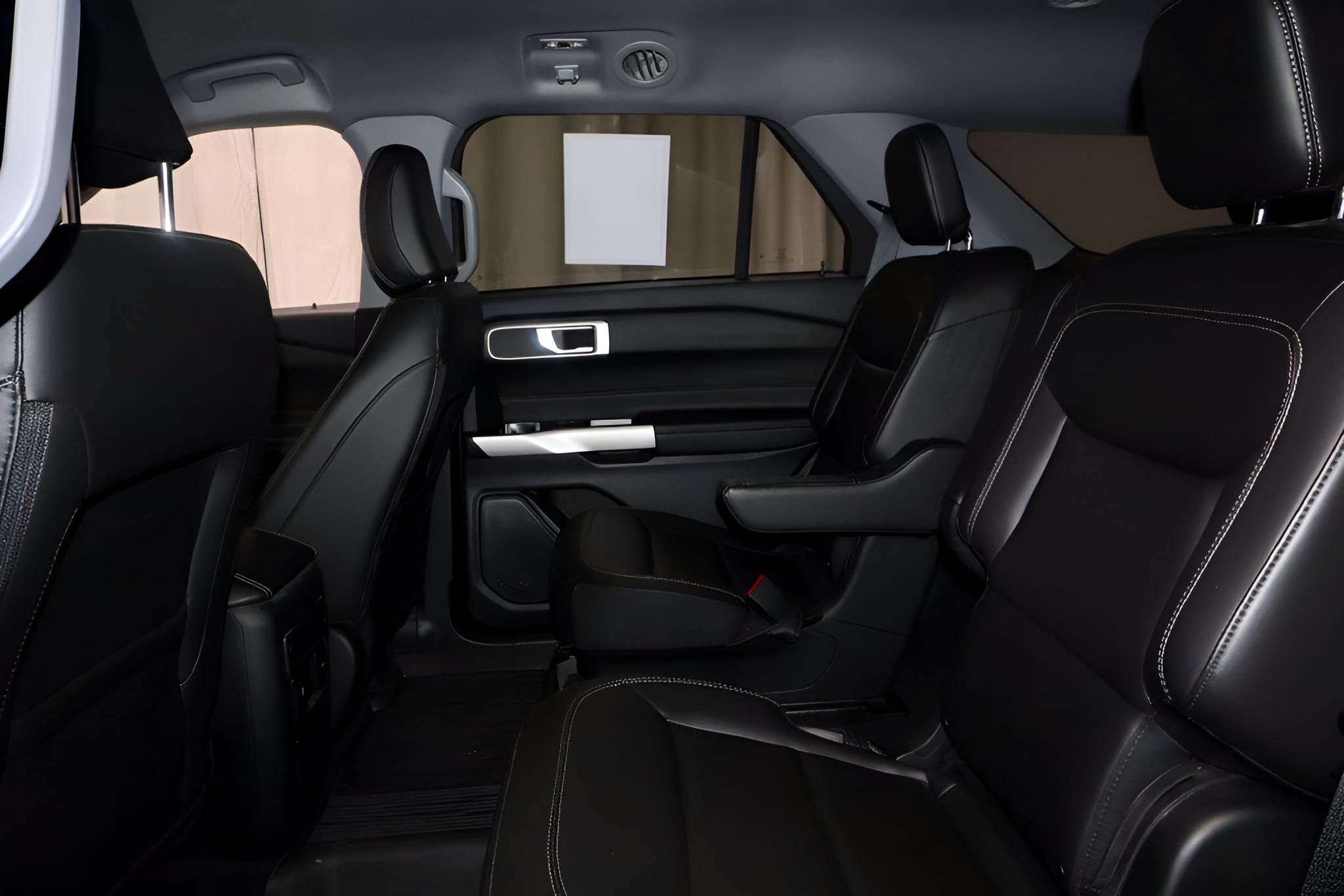 2023 Ford Explorer XLT 4WD