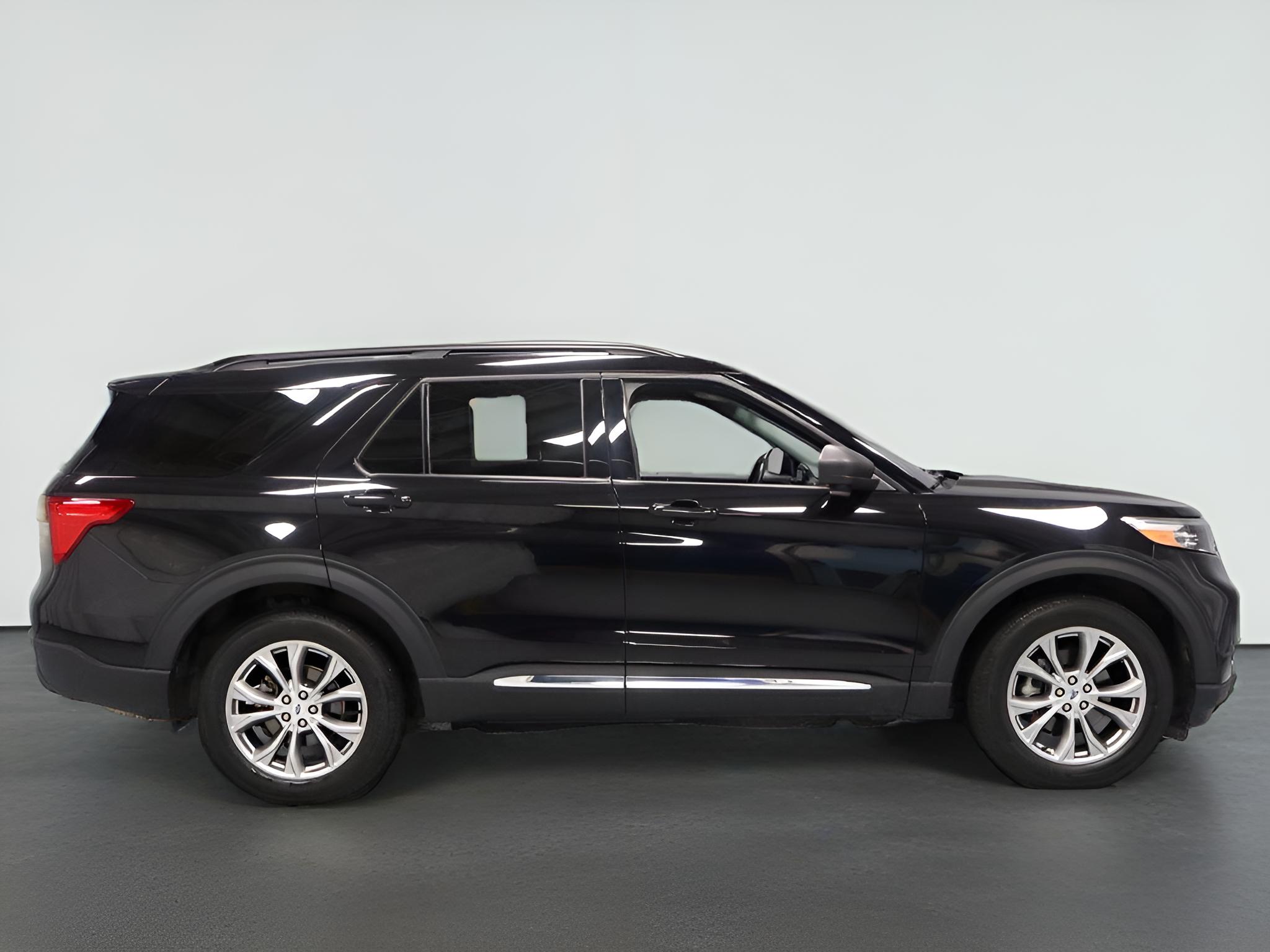 2023 Ford Explorer XLT 4WD