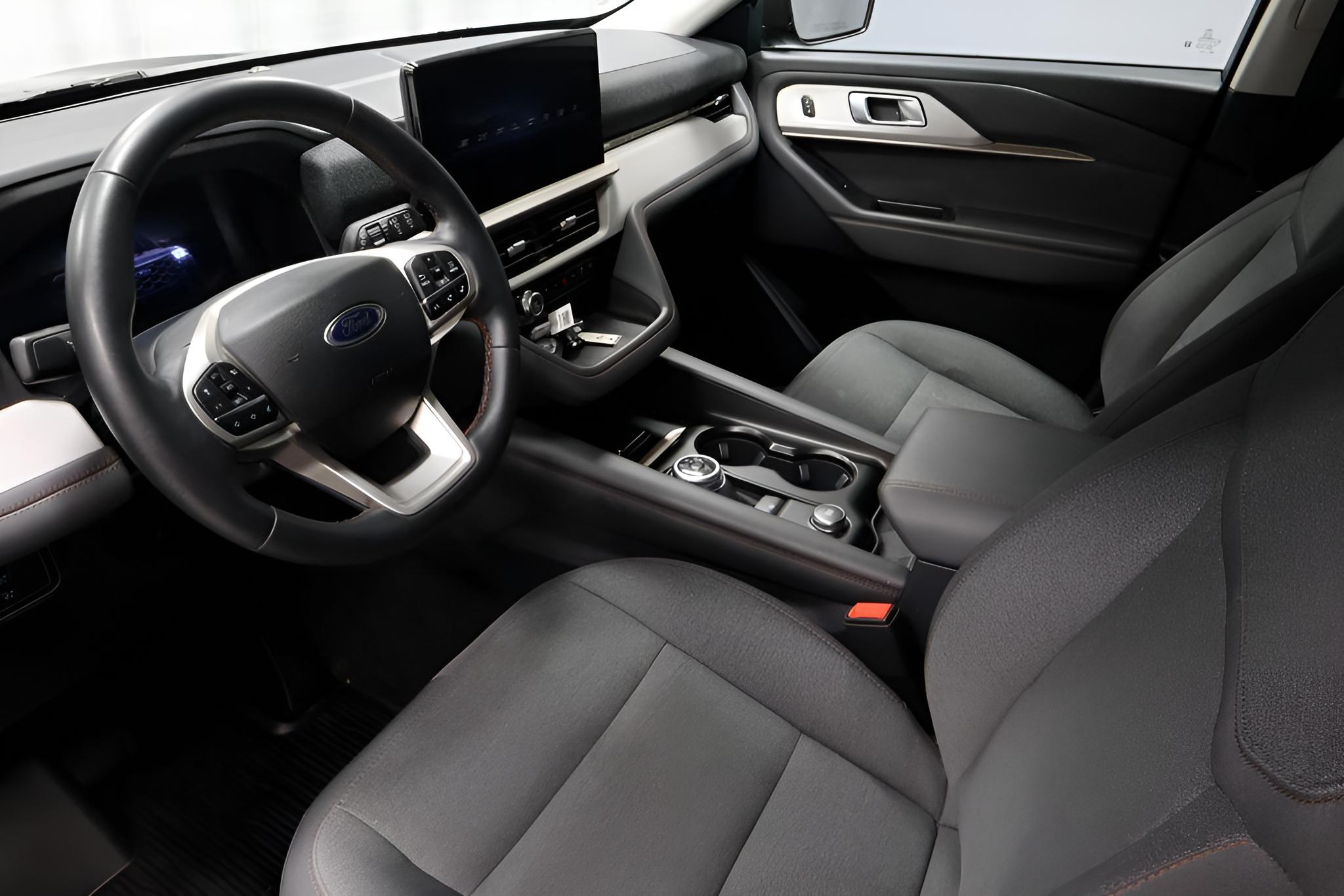 2025 Ford Explorer Active