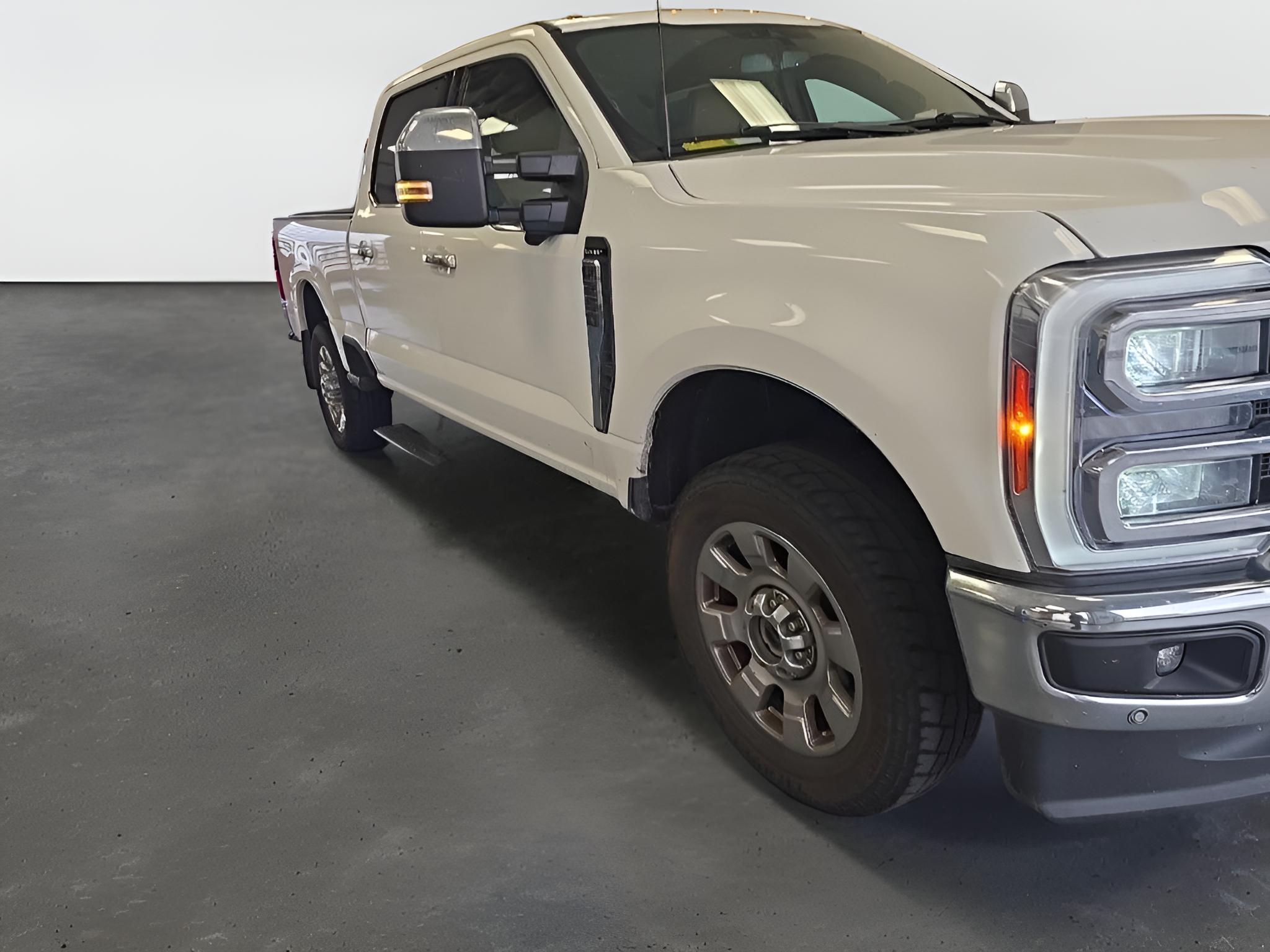 2023 Ford Super Duty F-250 SRW Lariat