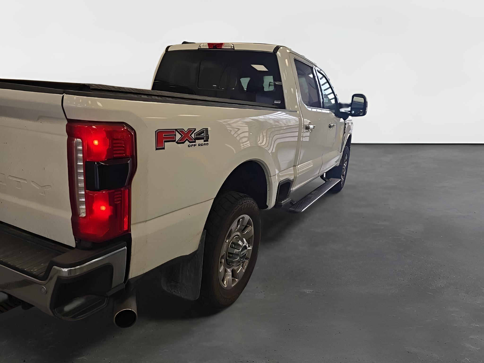 2023 Ford Super Duty F-250 SRW Lariat