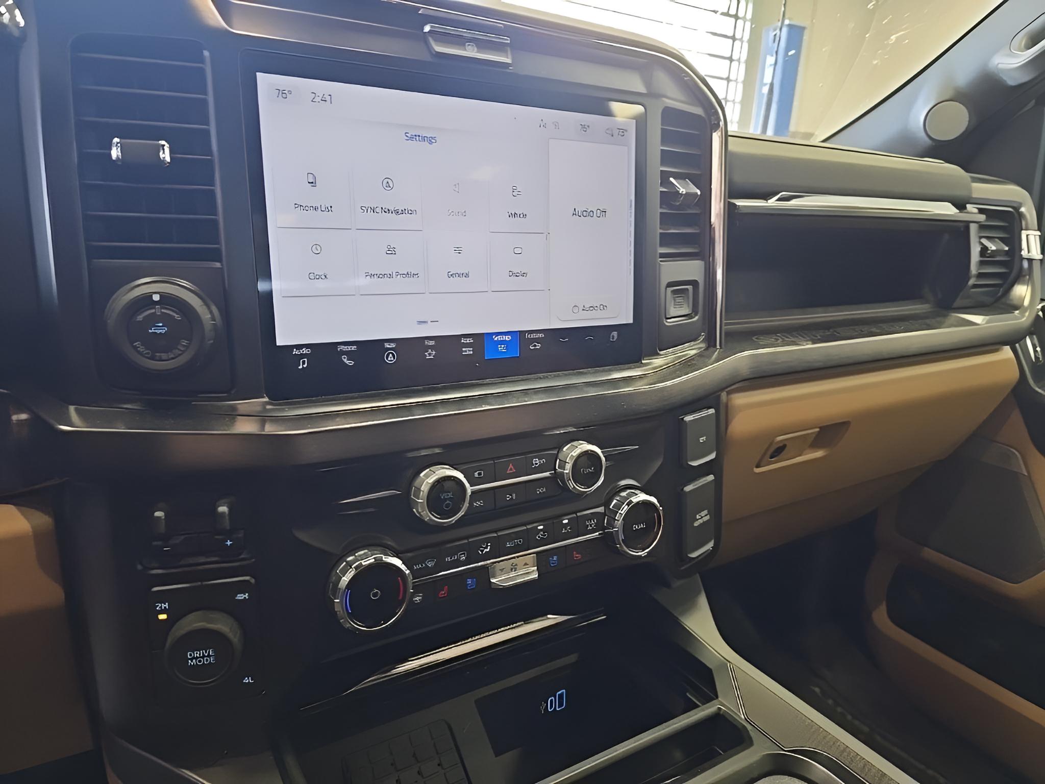 2026 Ford Super Duty F-350 DRW Lariat