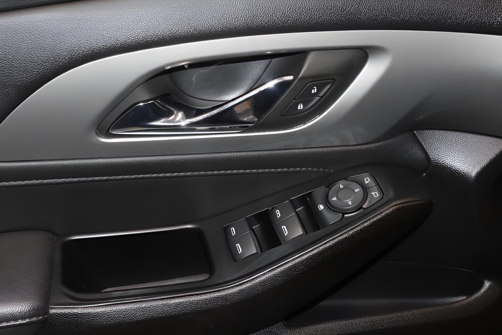 2023 Chevrolet Traverse LT