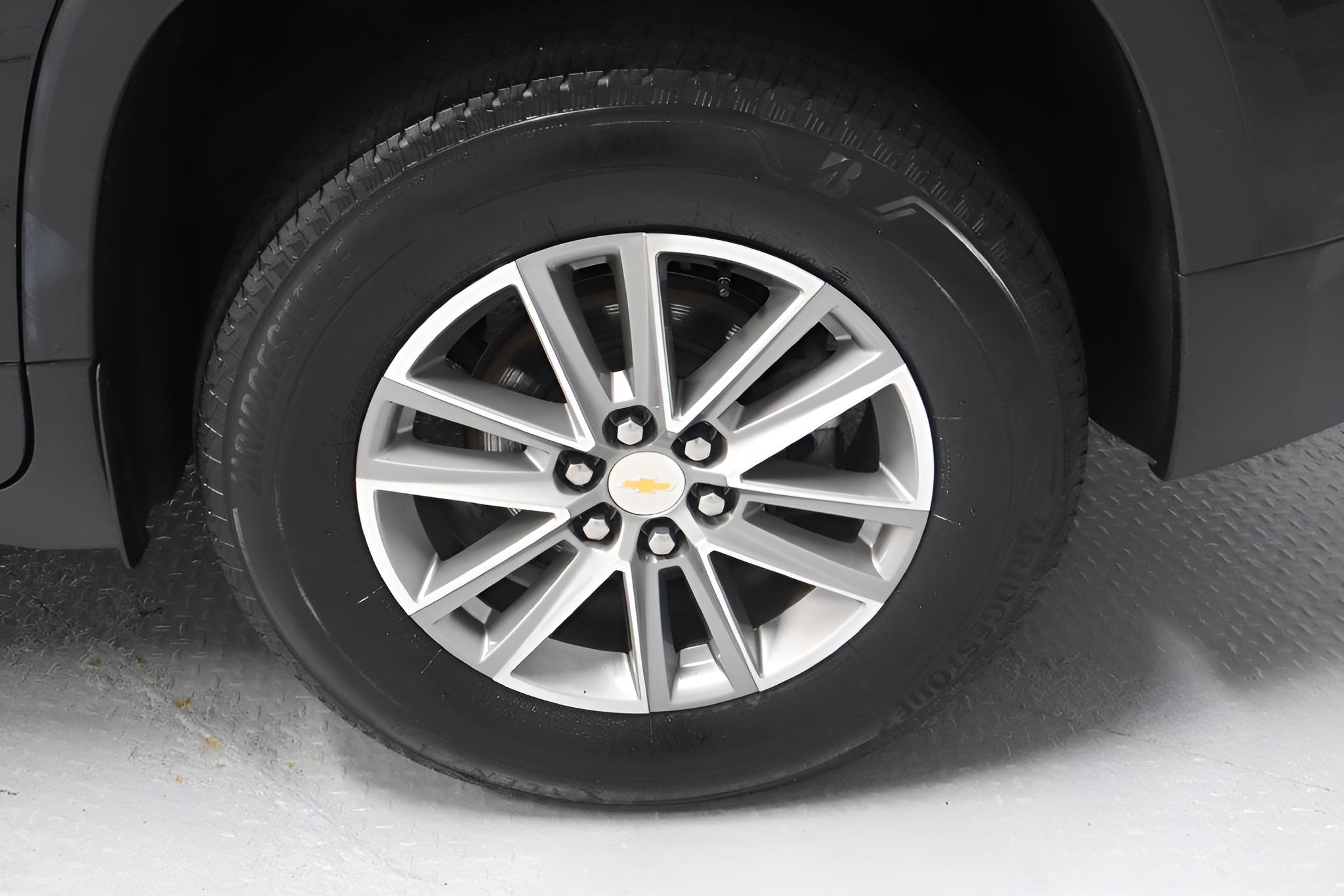 2023 Chevrolet Traverse LT