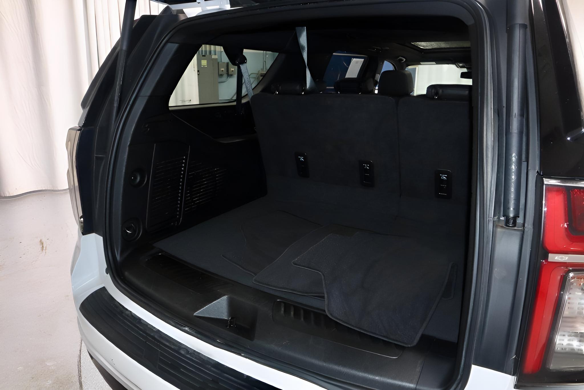2024 Chevrolet Suburban LT