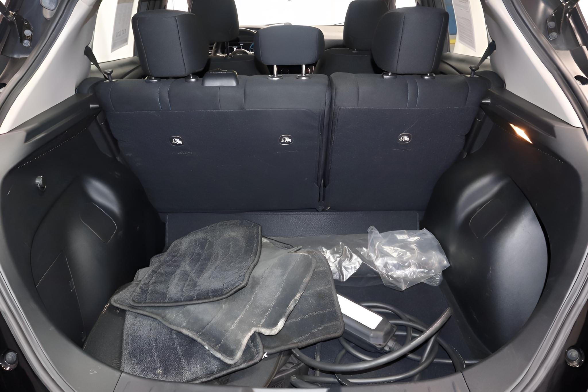 2025 Nissan LEAF S