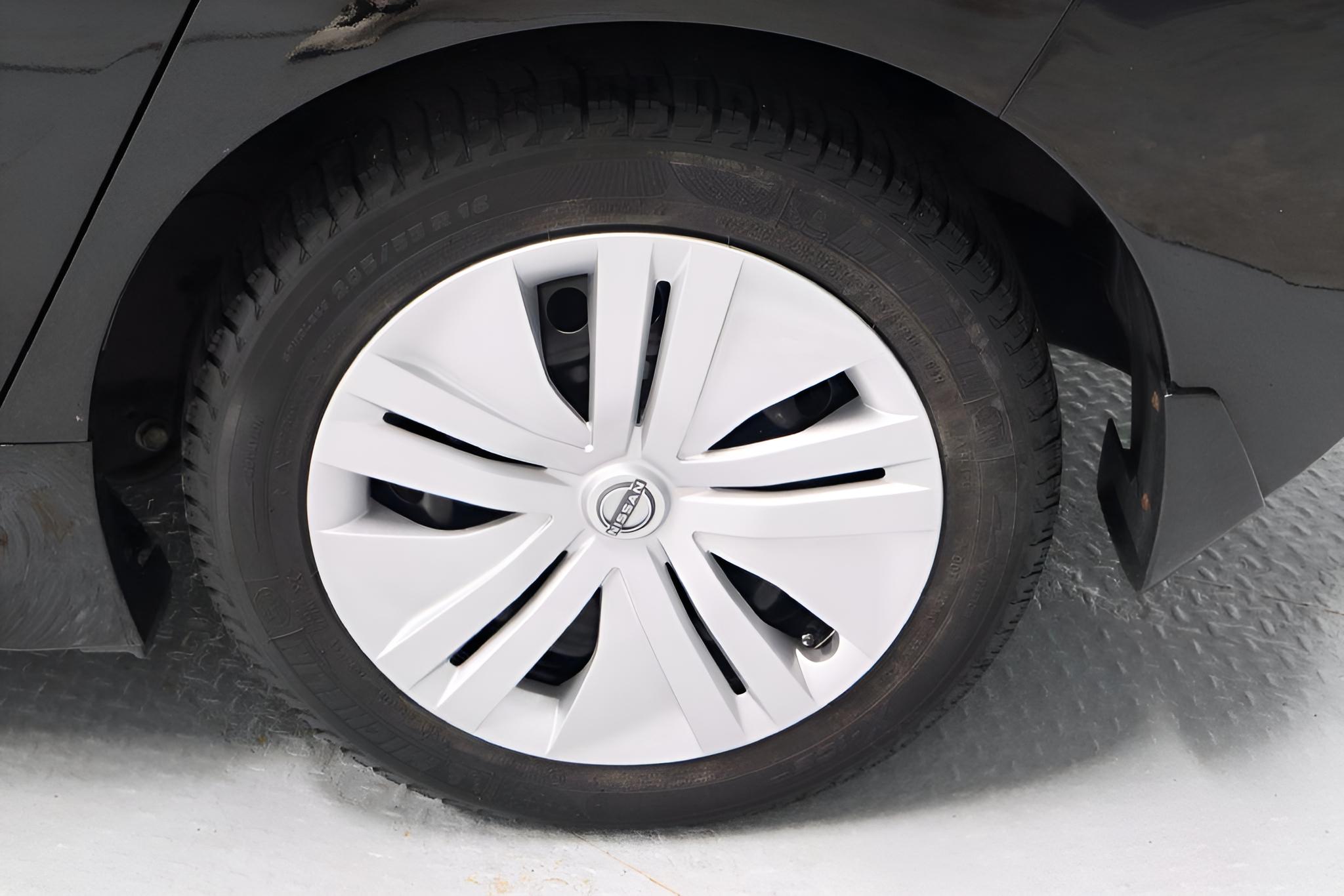 2025 Nissan LEAF S