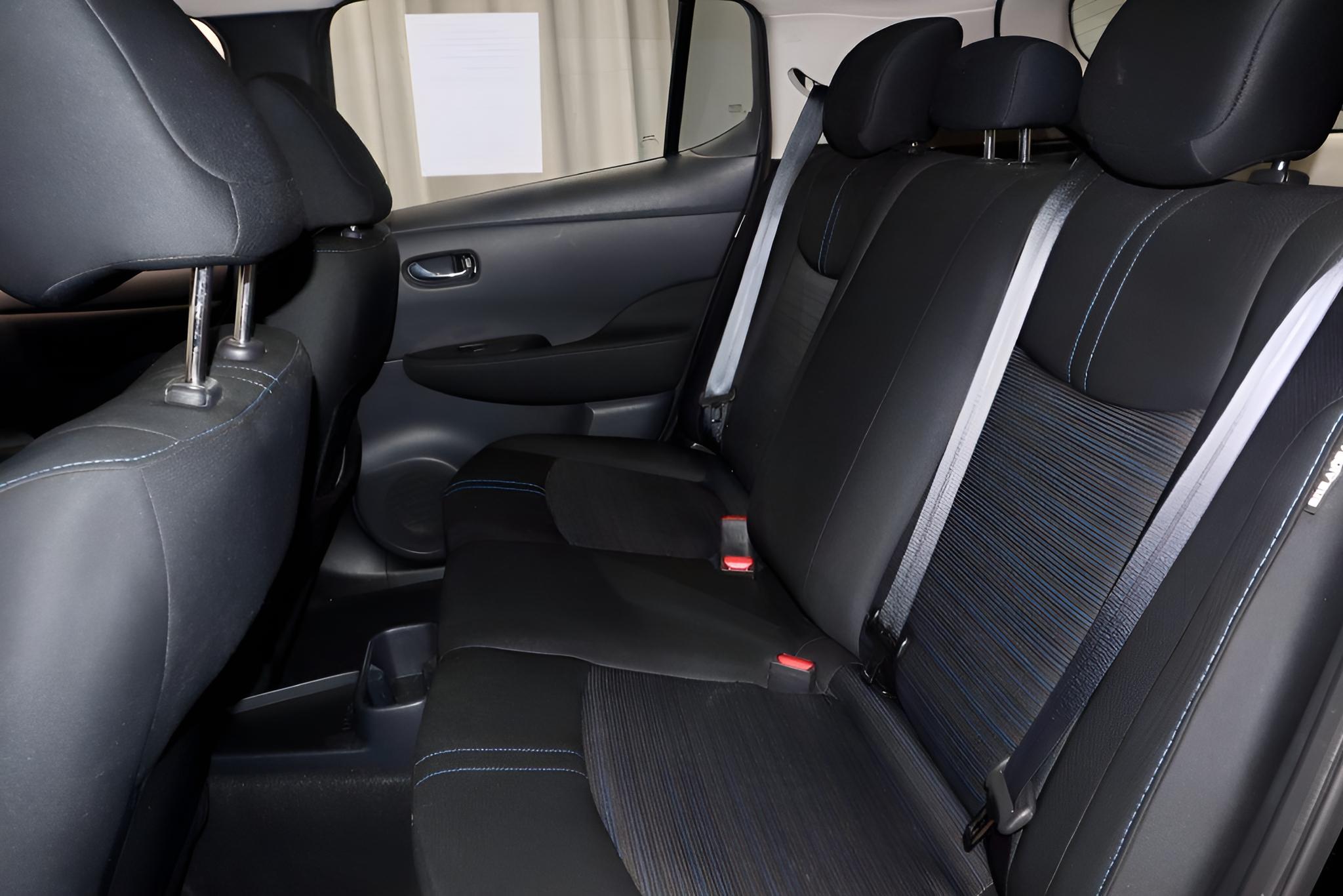 2025 Nissan LEAF S