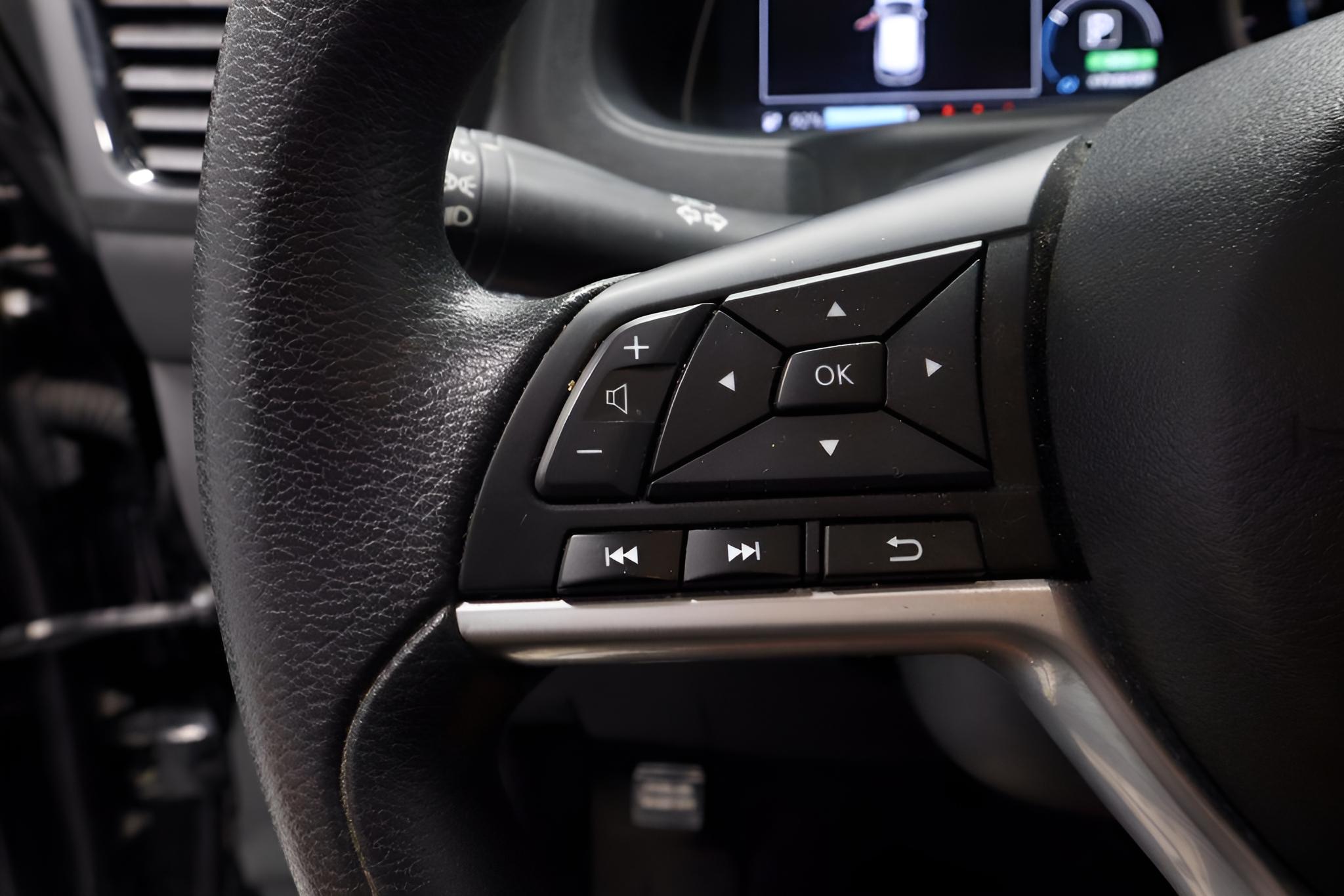 2025 Nissan LEAF S