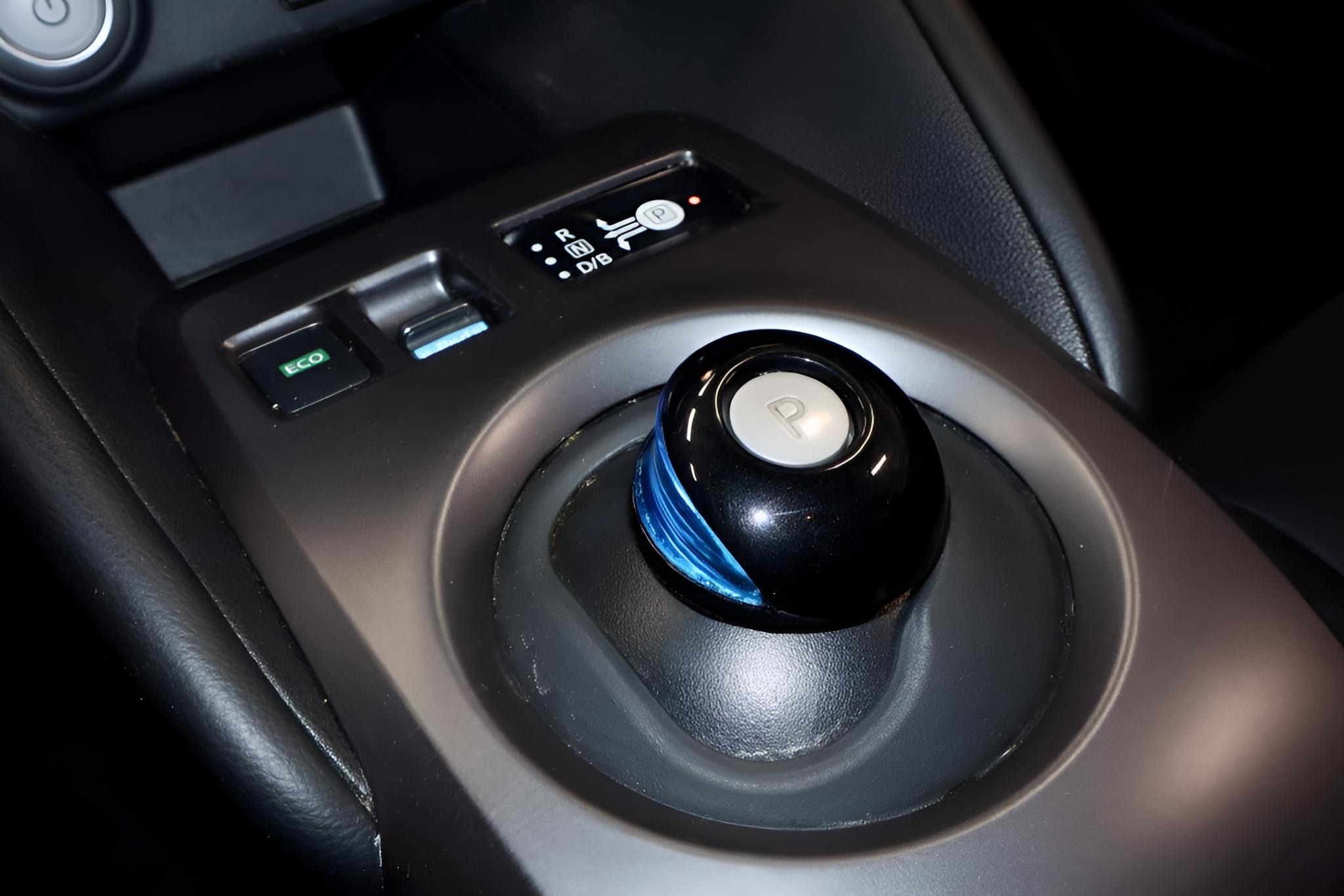 2025 Nissan LEAF S