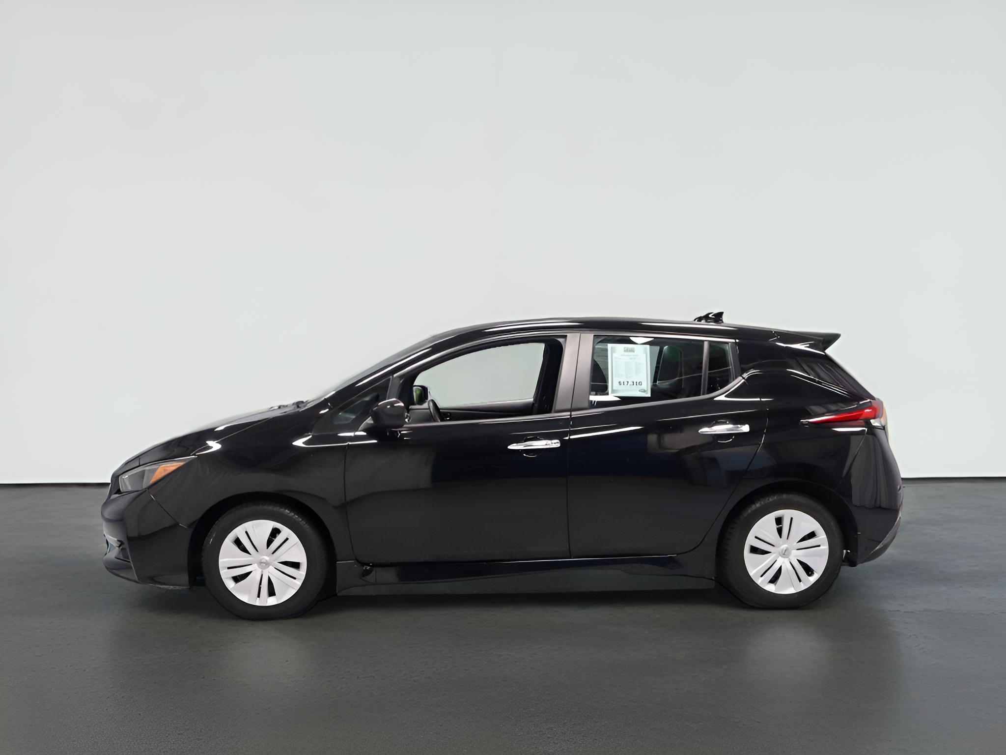 2025 Nissan LEAF S