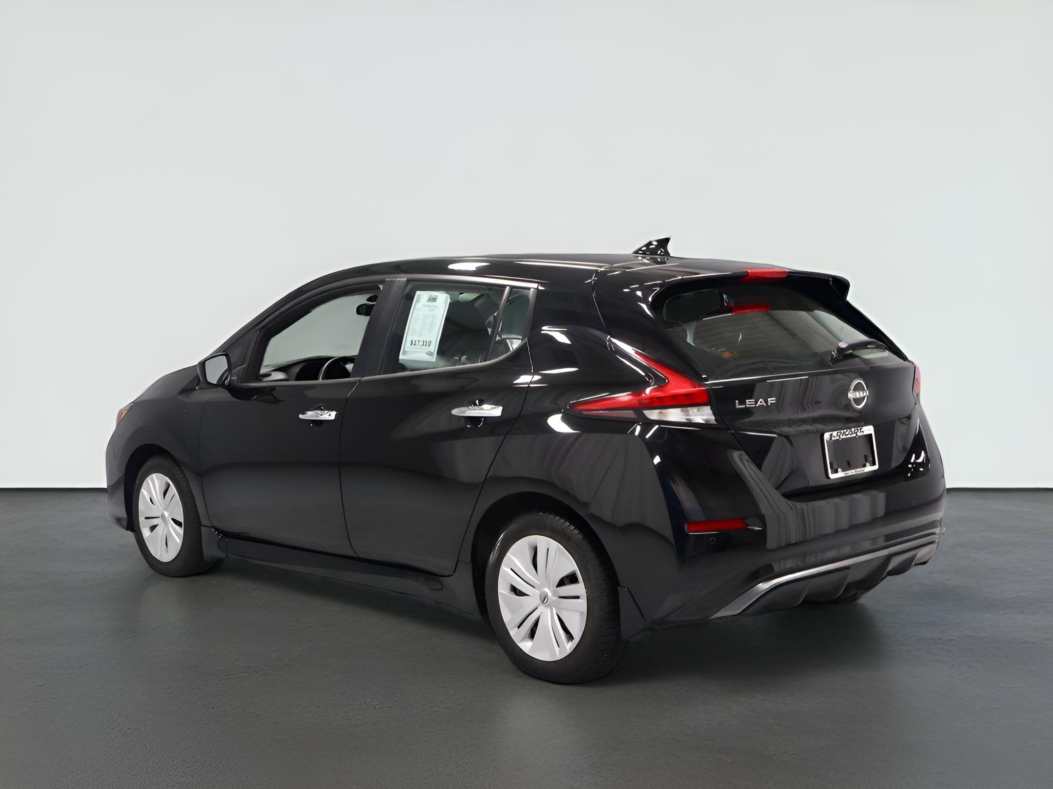 2025 Nissan LEAF S