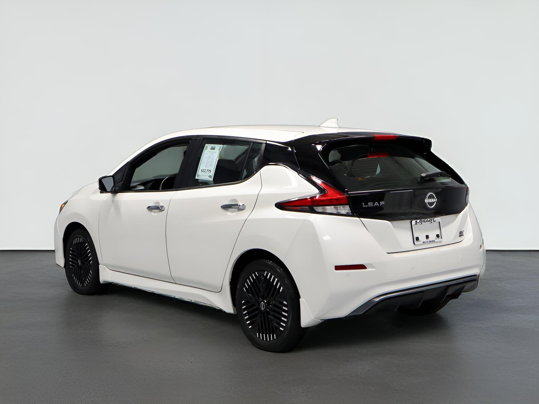 2024 Nissan LEAF SV Plus