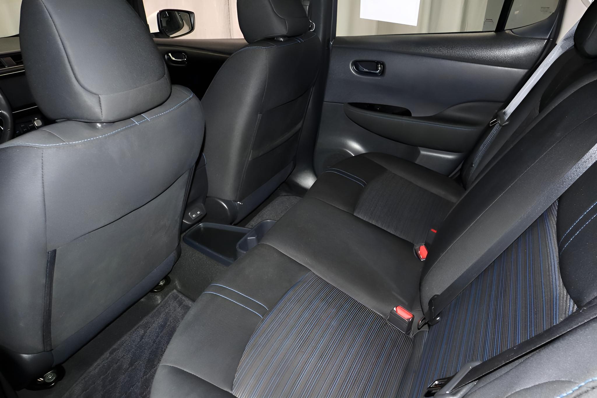 2024 Nissan LEAF SV Plus