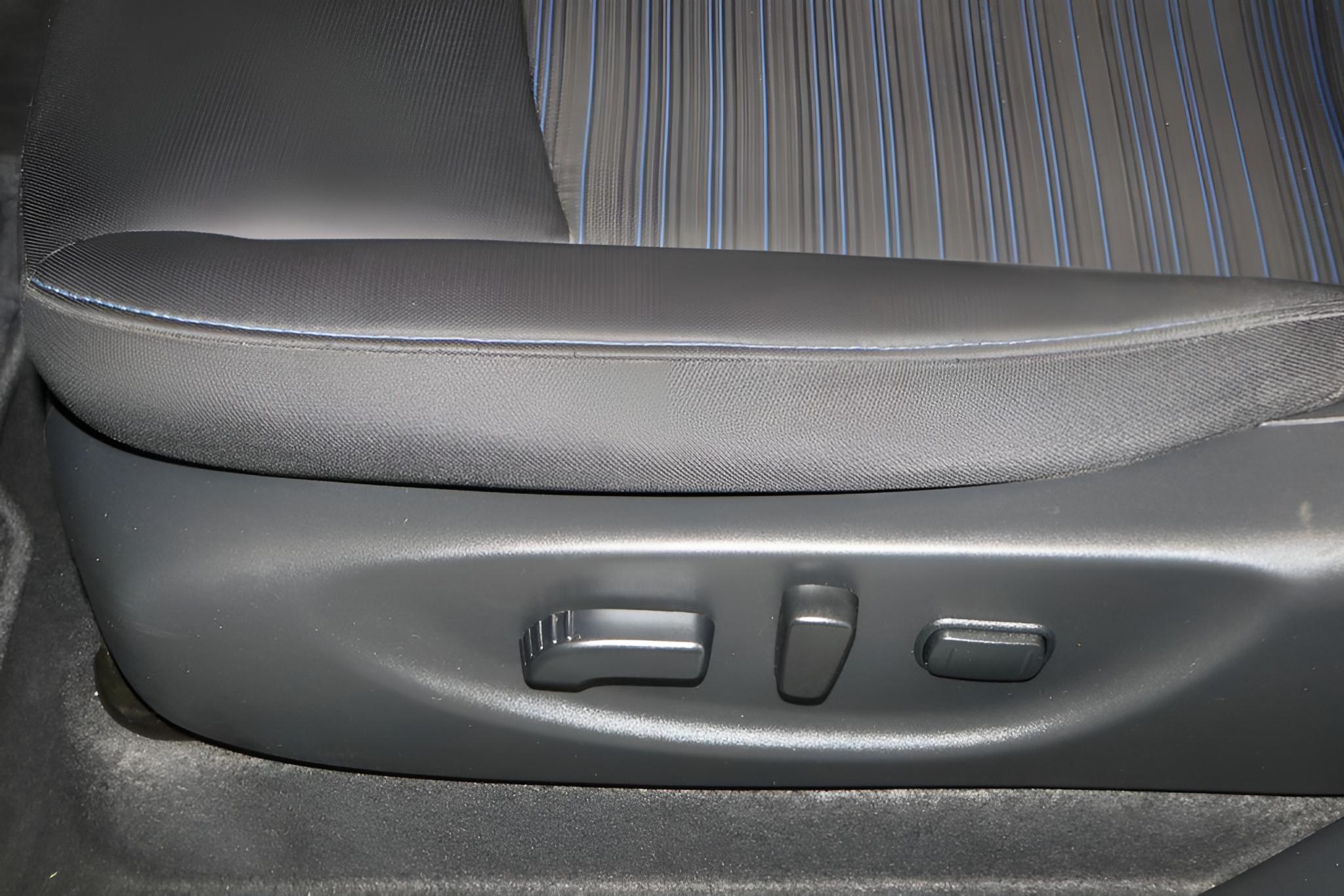 2024 Nissan LEAF SV Plus
