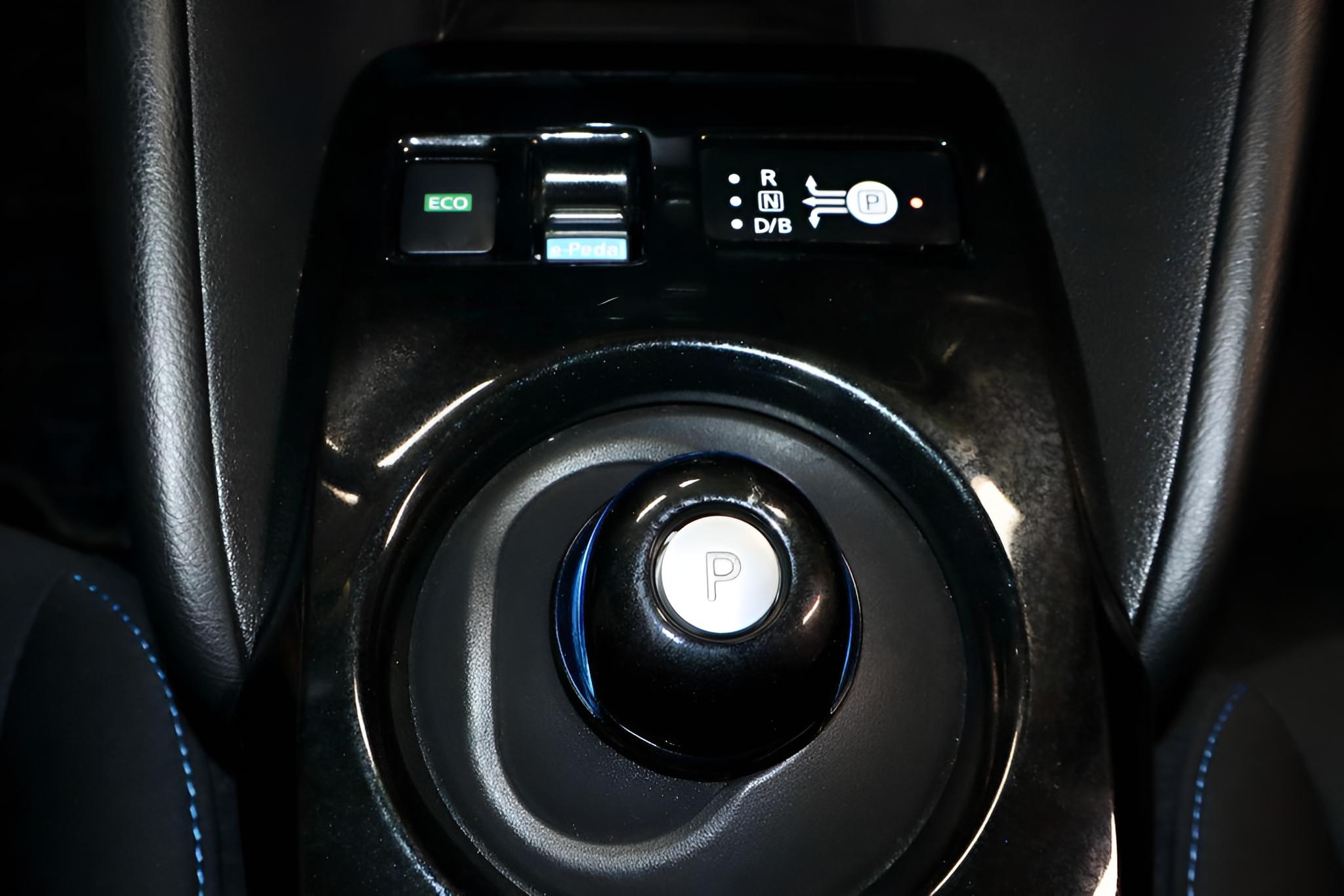 2024 Nissan LEAF SV Plus