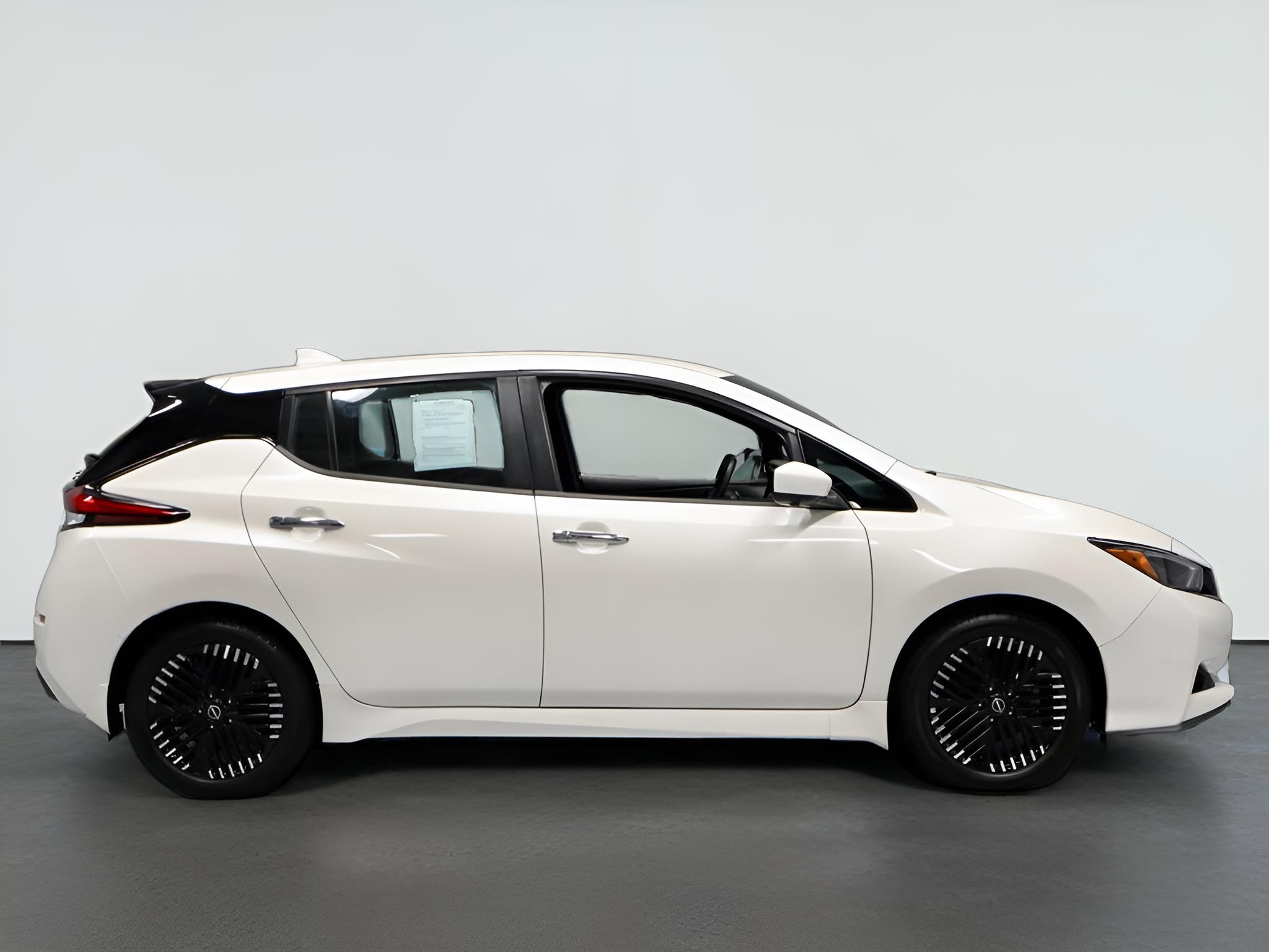 2024 Nissan LEAF SV Plus